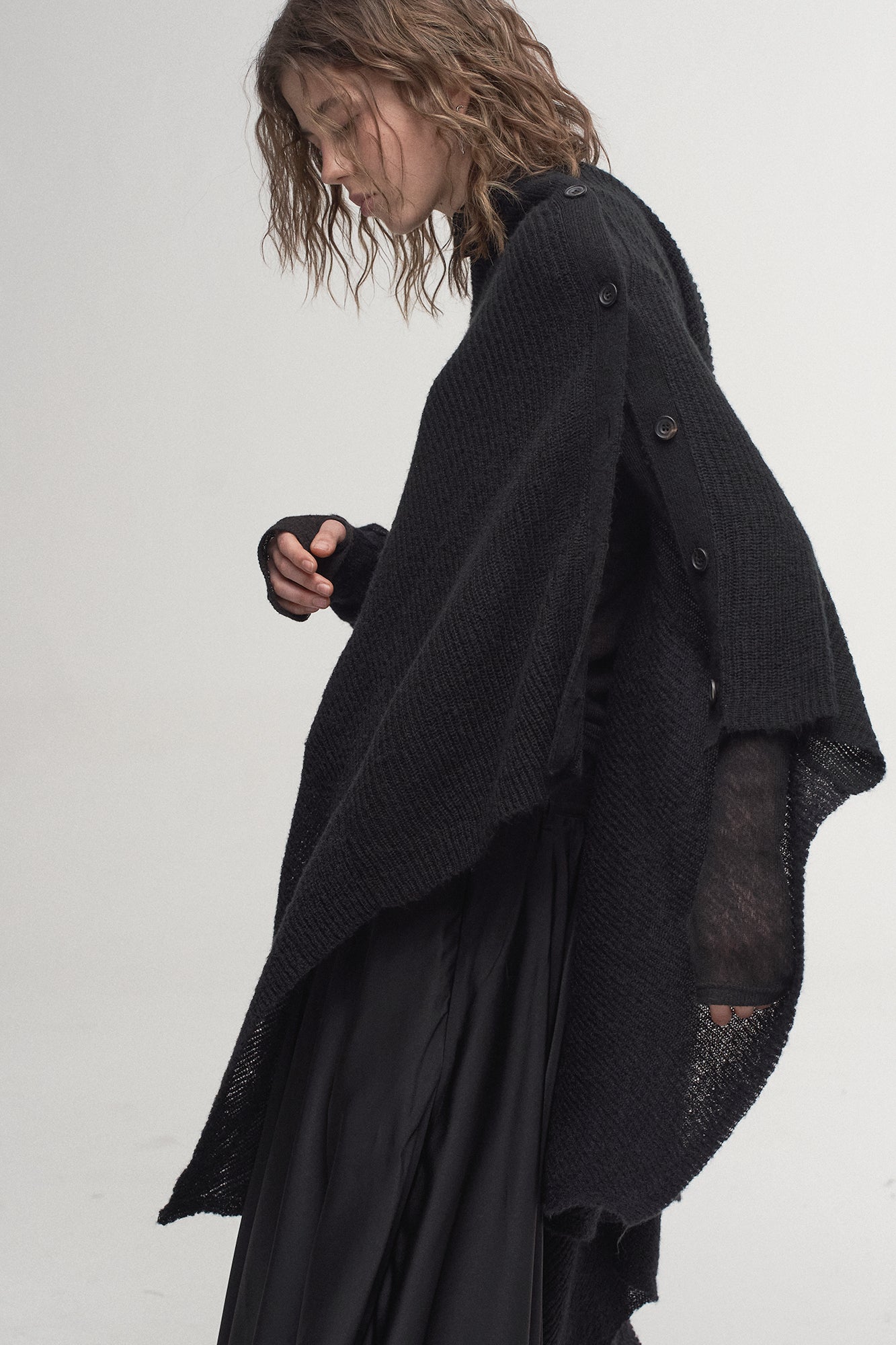 ILNya Nieternite Nifutur Convertible Drape Knit Cape