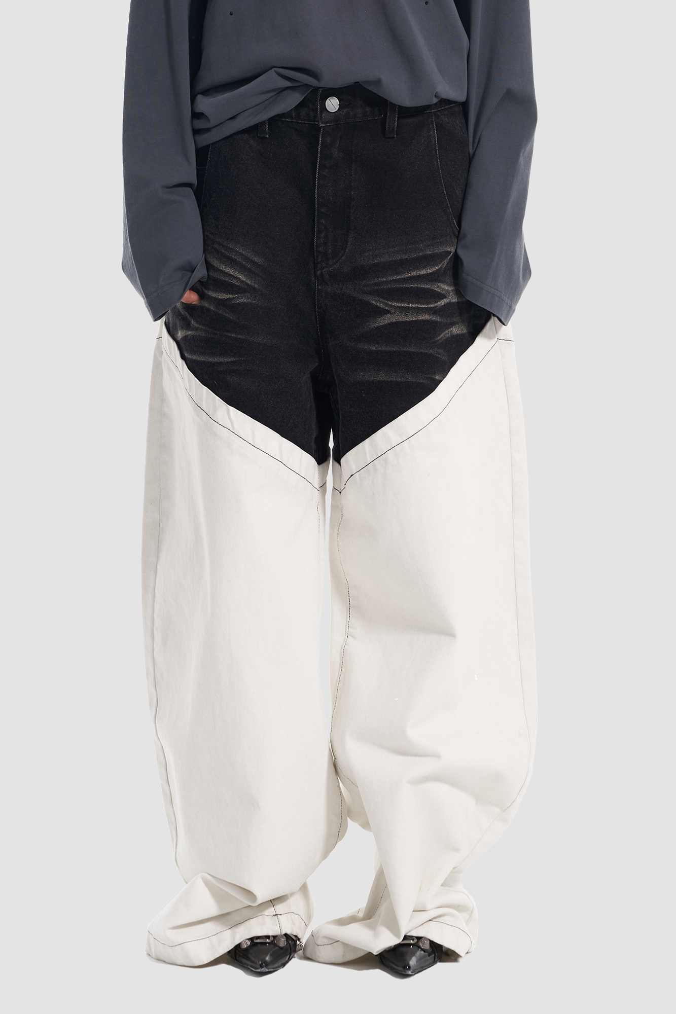 VANN VALRENCE Washed Contrast Panel Oversized Jeans