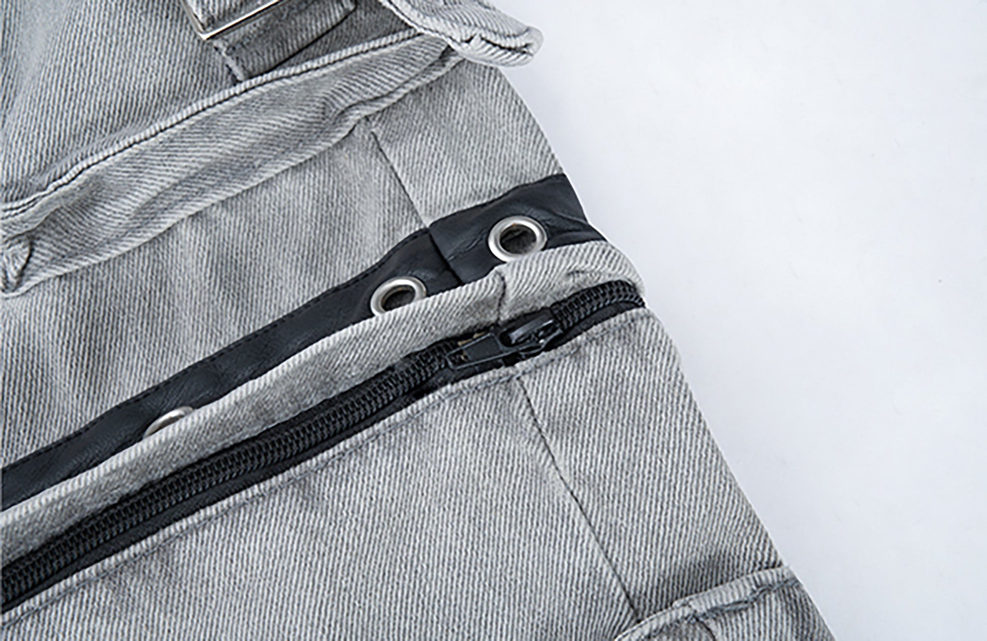 MOGONGSHE Detachable Bleach Washed Utility Cargo Jeans