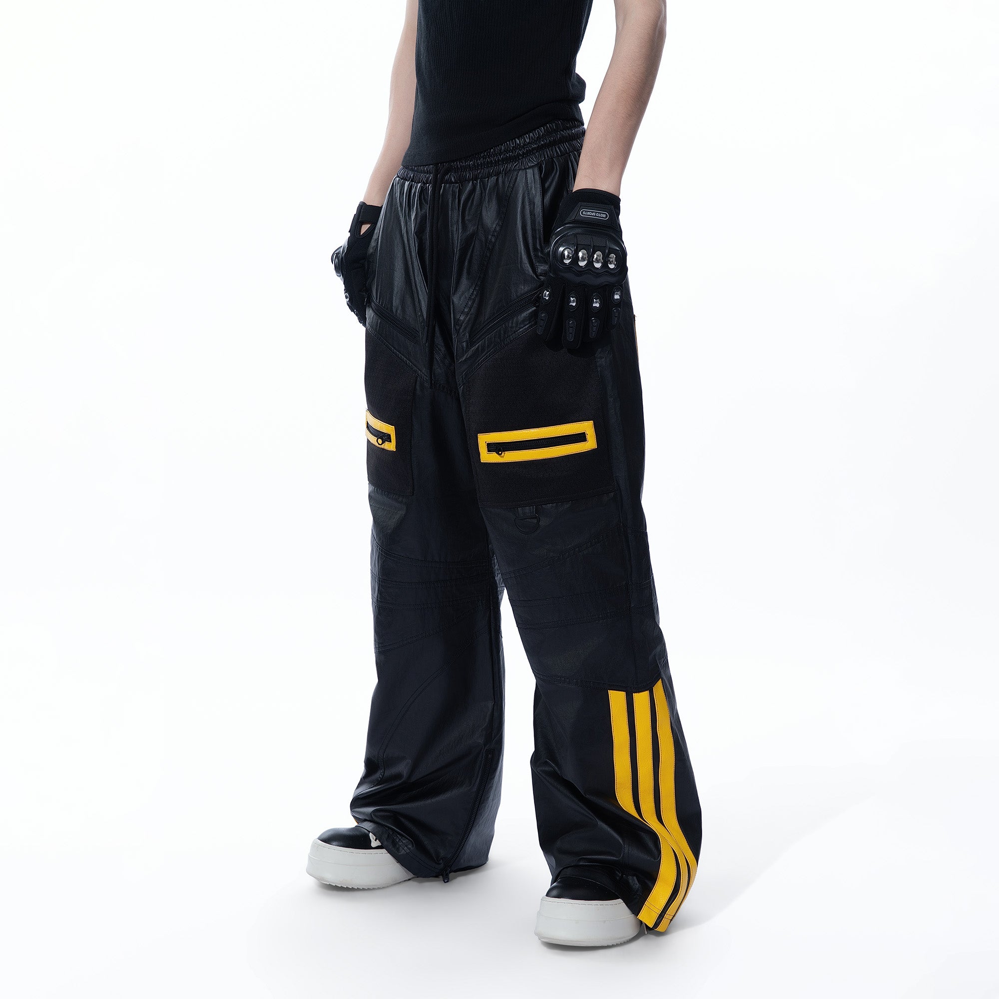 MOGONGSHE Contrast Stripe PU Wide-Leg Pants