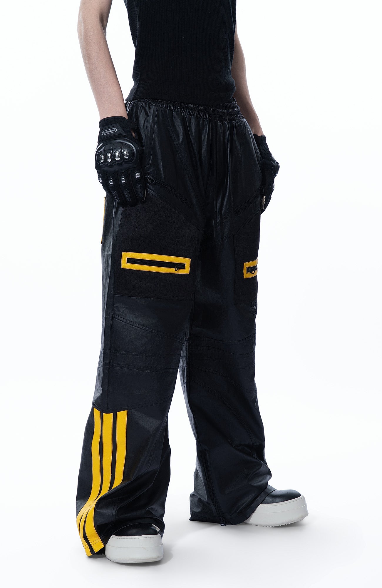 MOGONGSHE Contrast Stripe PU Wide-Leg Pants
