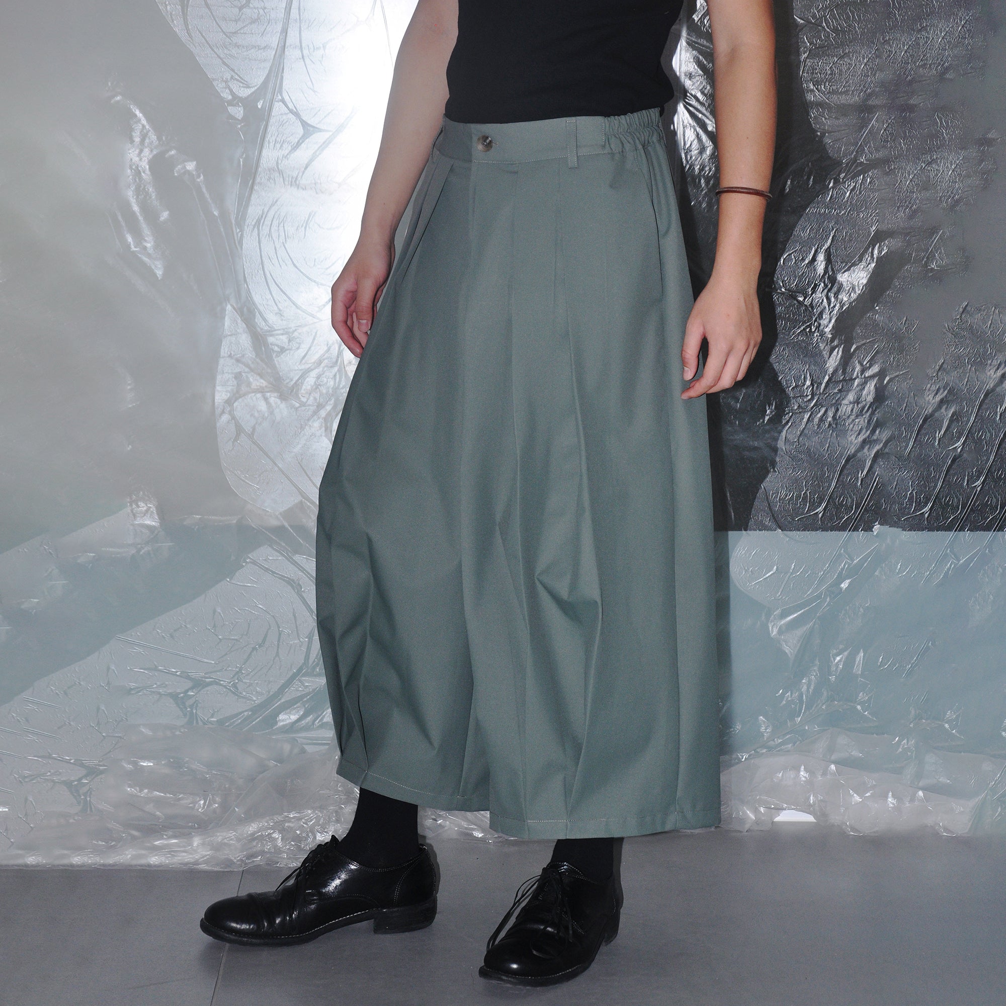 7440 37 1 Oversized Triple-Pleat Cropped Trousers