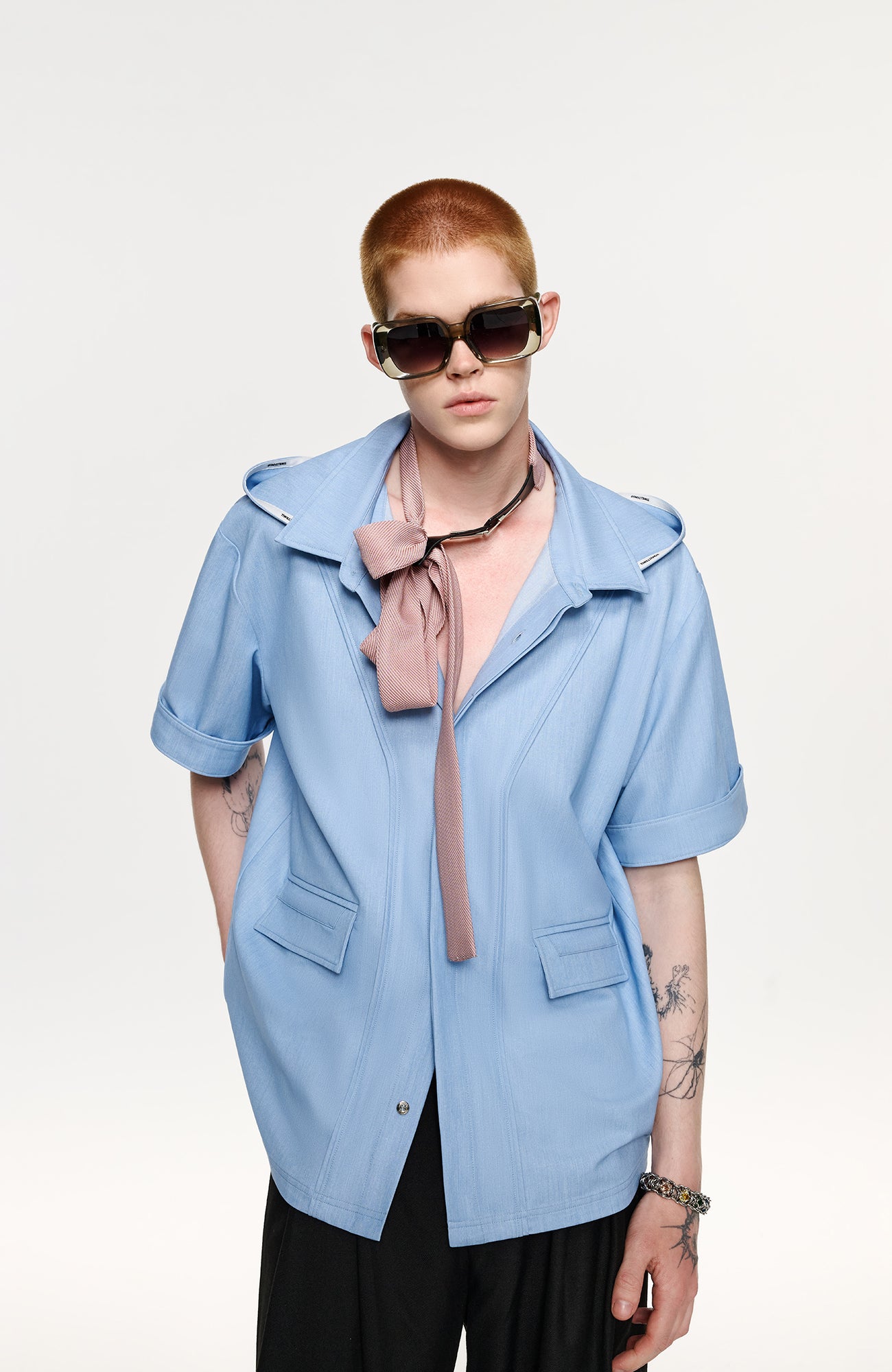 TIWILLTANG Hidden Placket Detachable Hood Half Shirt