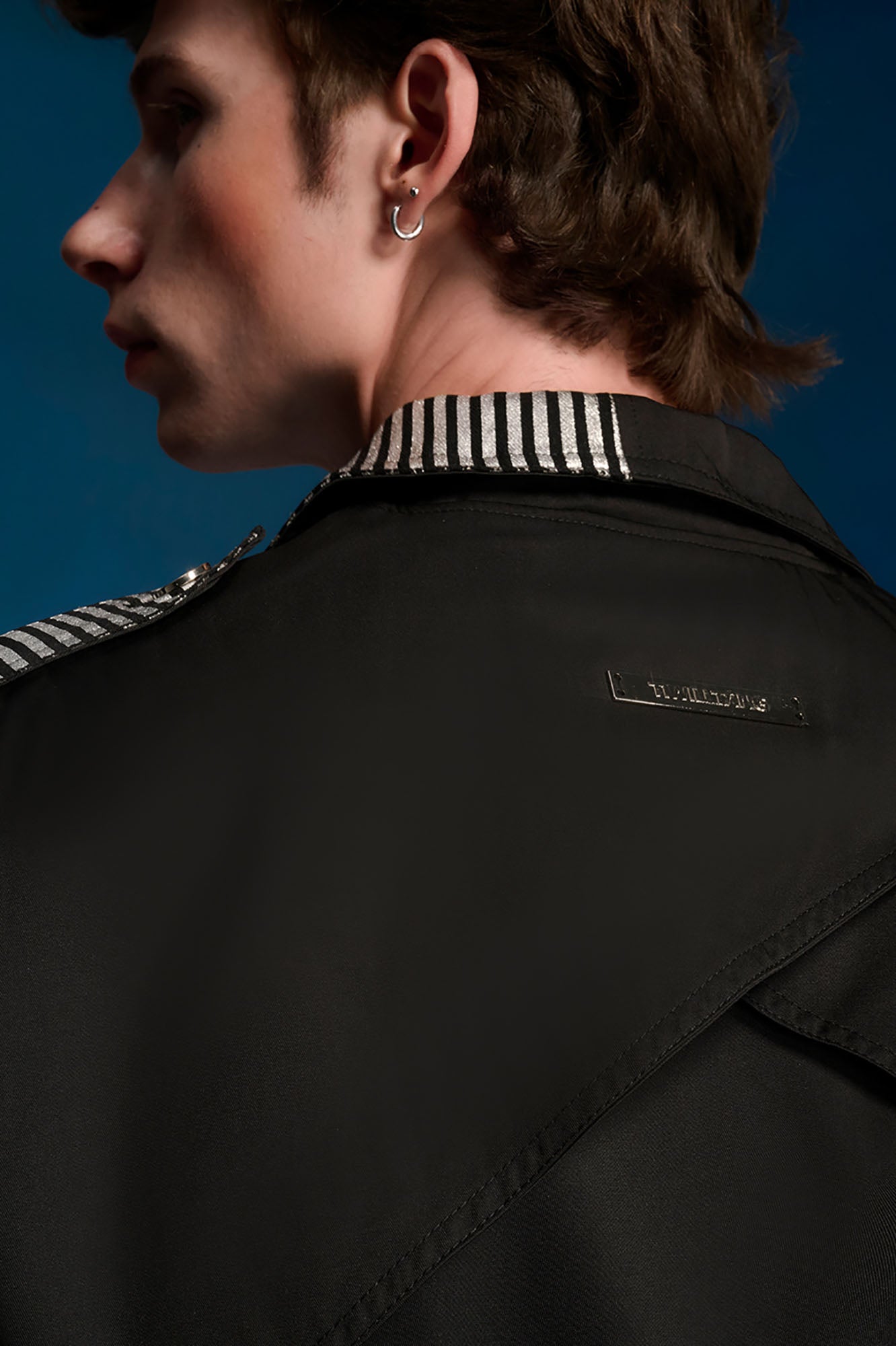 TIWILLTANG Contrast Deconstructed Belted Zip-Up Shirt