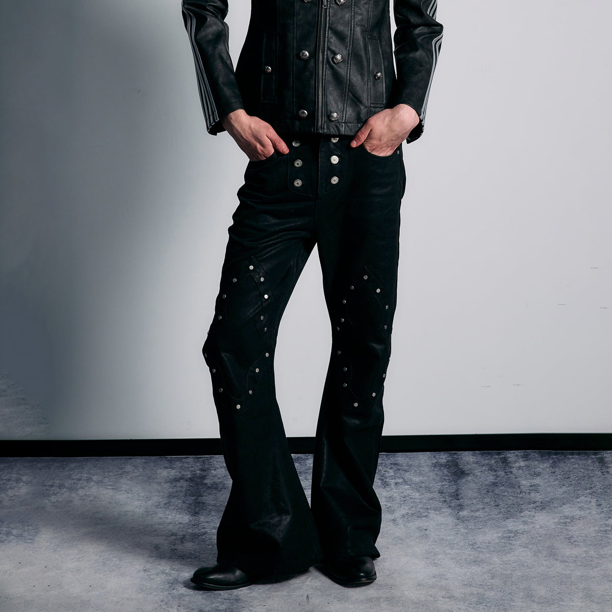 PAIKI Washed Slim-Fit Flared Jeans