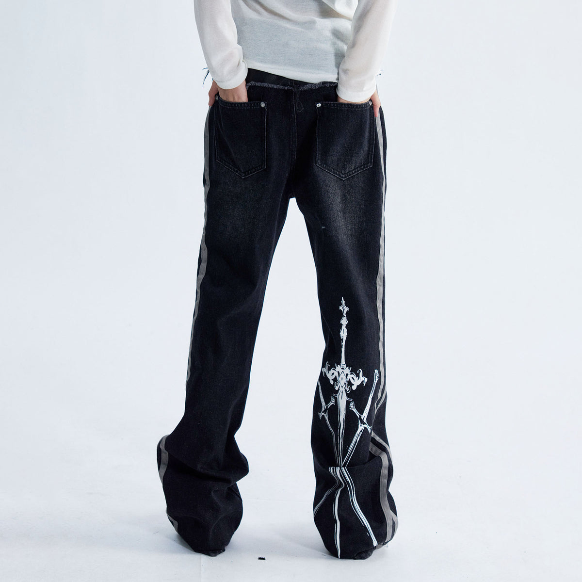 PAIKI Totem Graphic Spliced Faux Fur Frayed Washed Flared Jeans