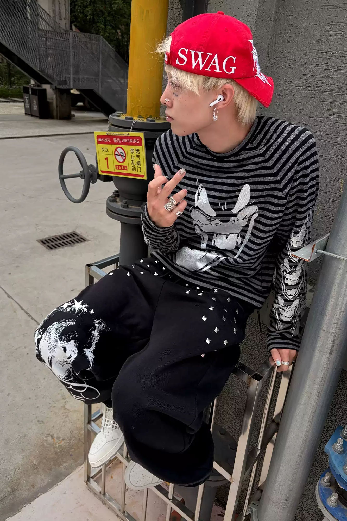 SAXGENWON Retro Striped Graphic Raglan Long-Sleeve Tee