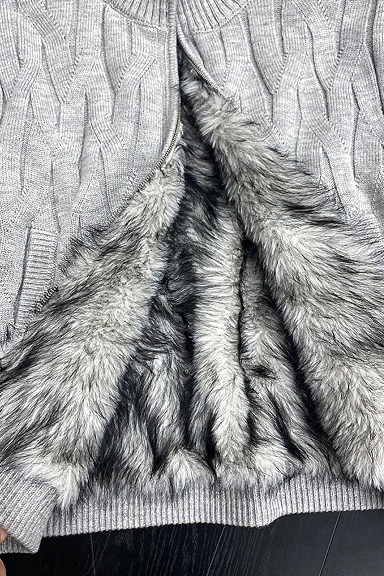 CATSSTAC Wave-Knit Stand-Collar Zip-Up Sweater