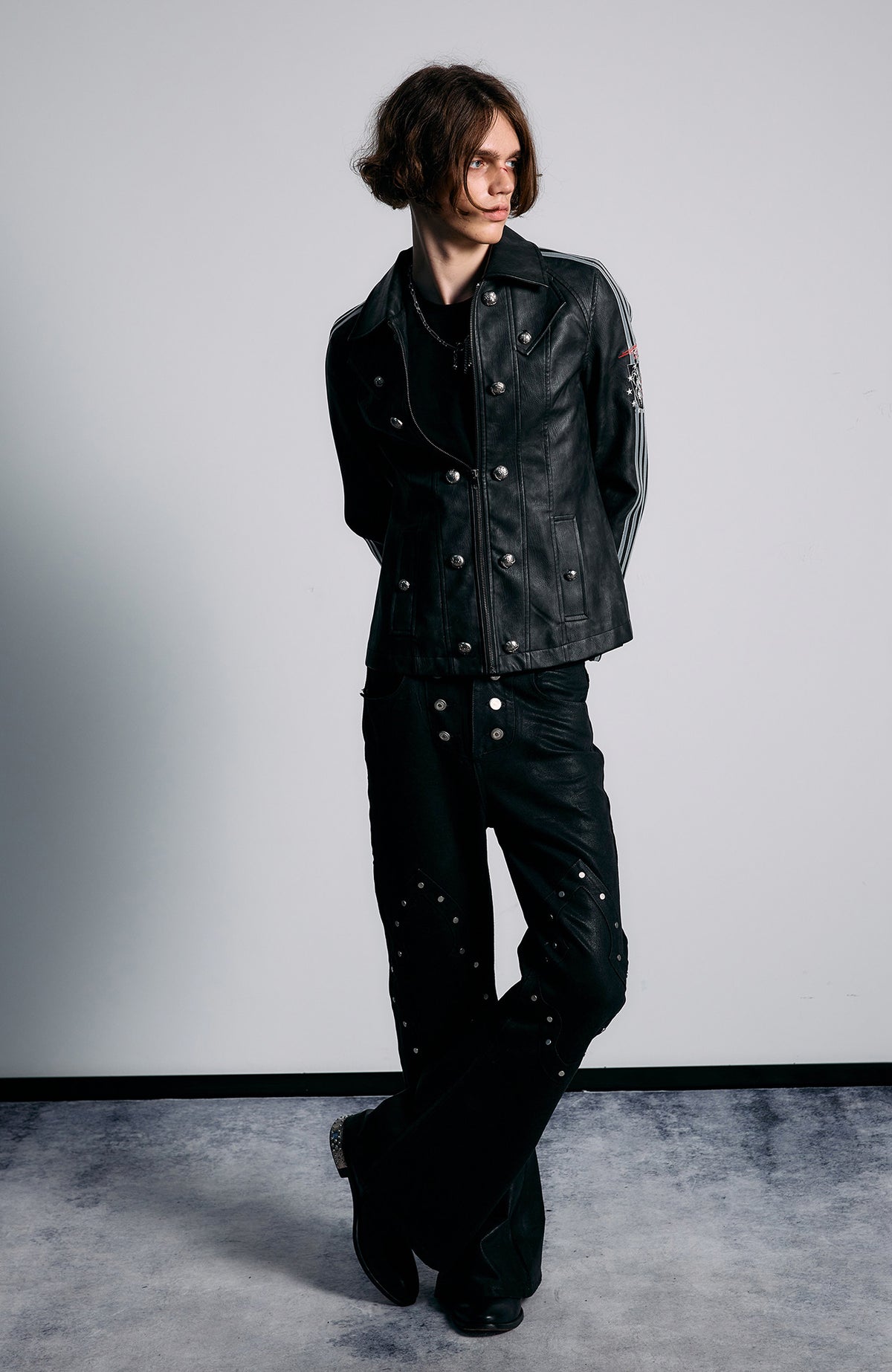 PAIKI Washed Slim-Fit Flared Jeans