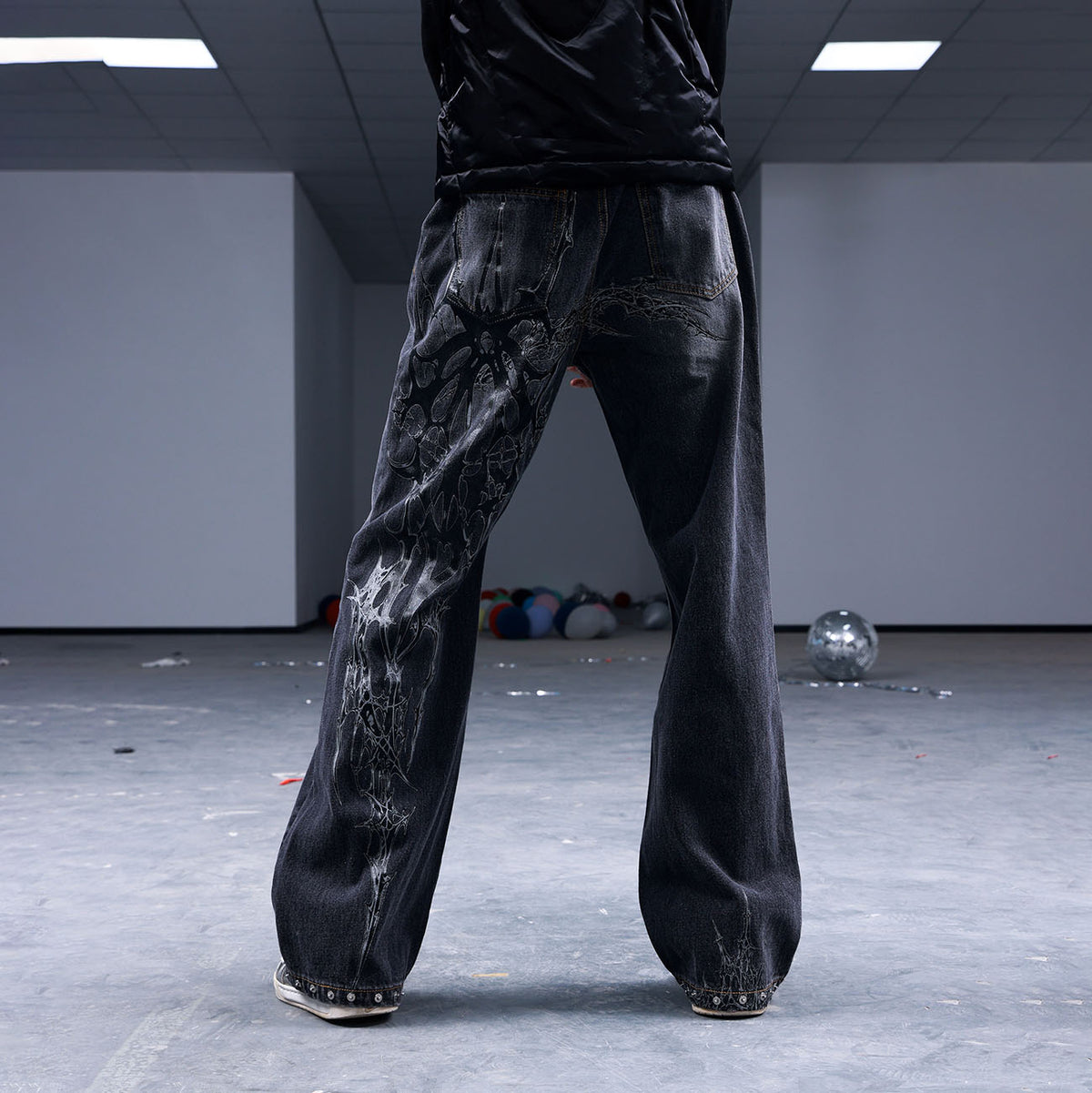 PAIKI Studded Washed Straight-Leg Jeans