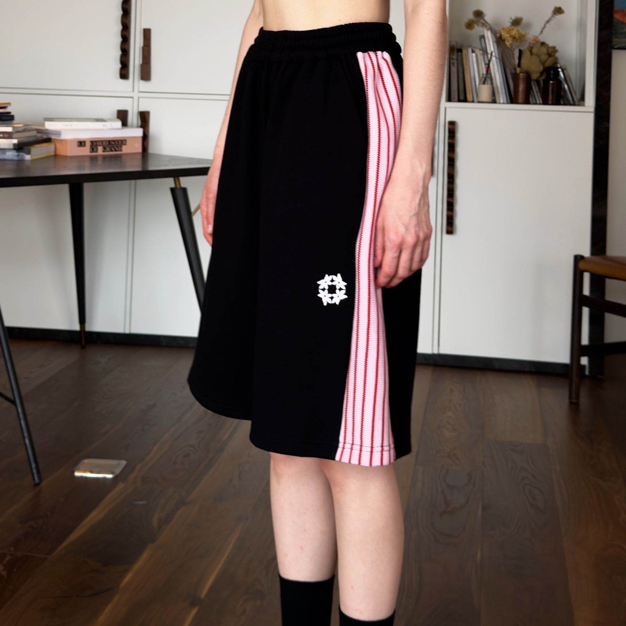 MIICHOUS Contrast Stripes Panel Shorts, premium urban and streetwear designers apparel on PROJECTISR.com, MIICHOUS