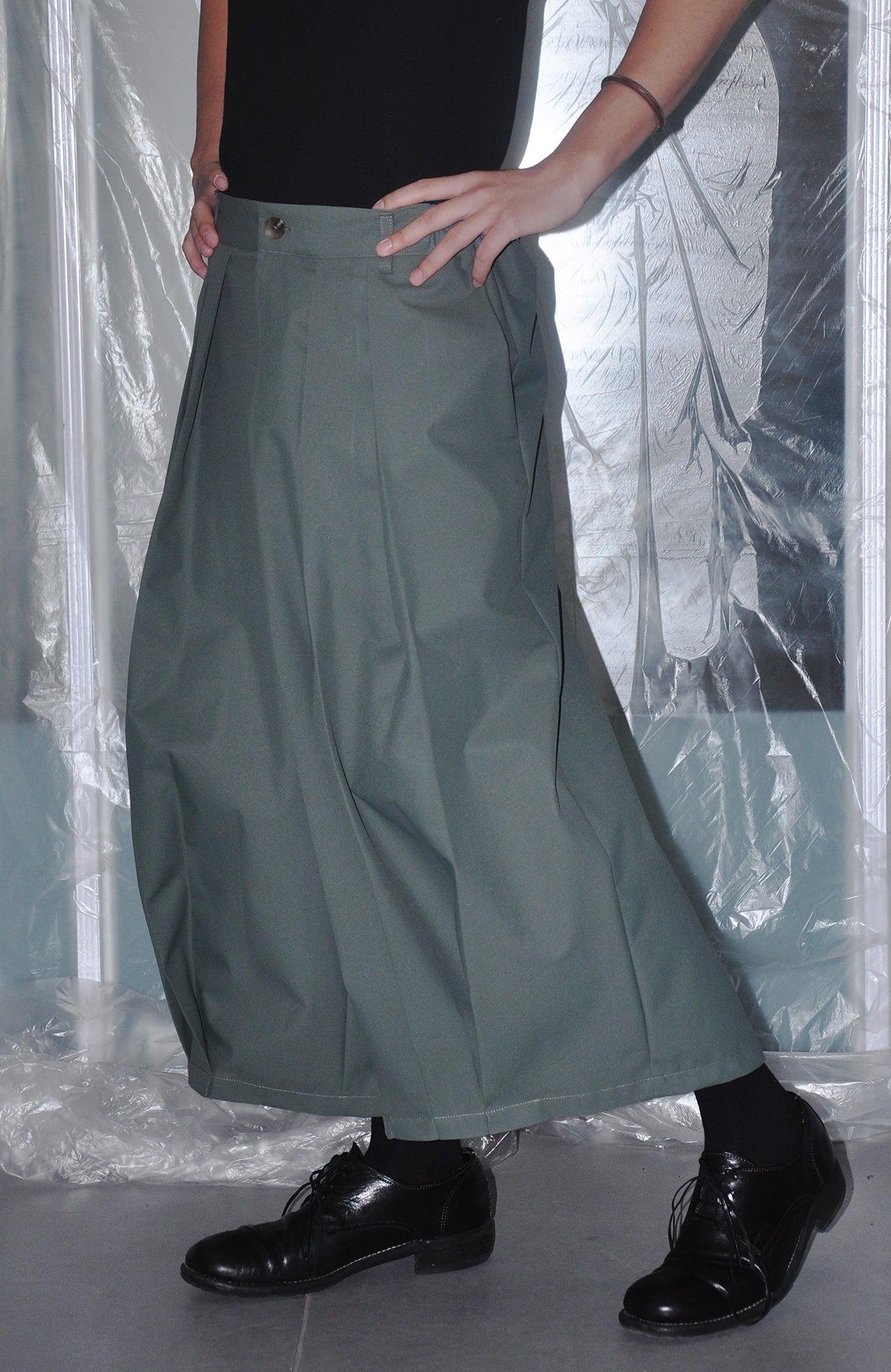 7440 37 1 Oversized Triple-Pleat Cropped Trousers