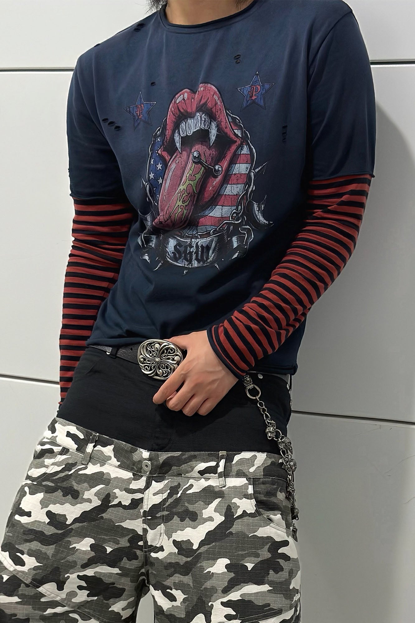 SAXGENWON Distressed Striped Fake Two-Piece Long-Sleeve Tee