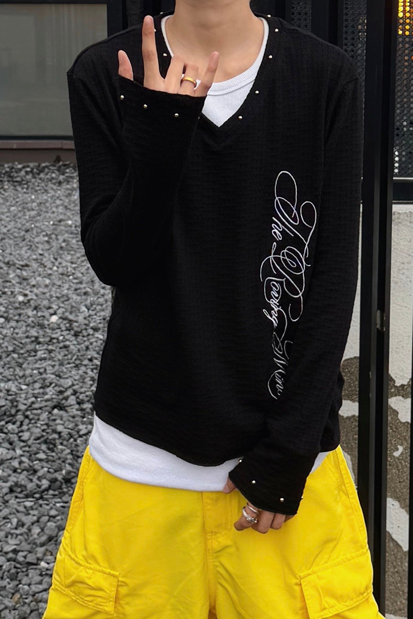SAXGENWON Rivet V-Neck Embroidered Long-Sleeve Tee