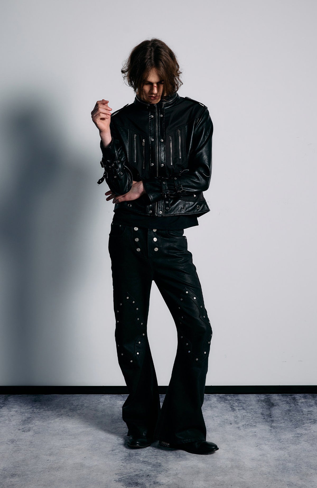 PAIKI Washed Slim-Fit Flared Jeans
