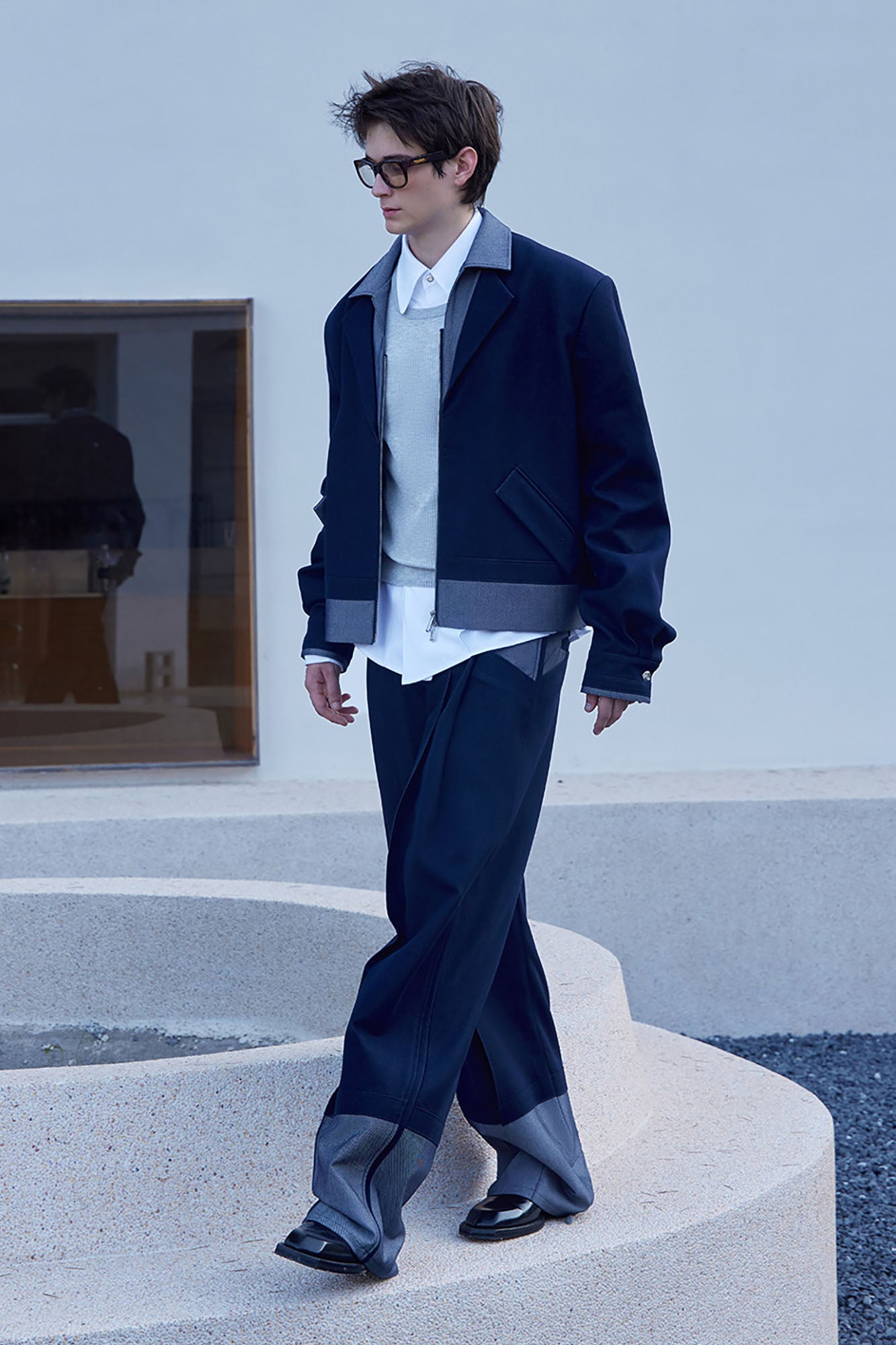 TIWILLTANG Pleats Contrast-Hem Raw Jeans