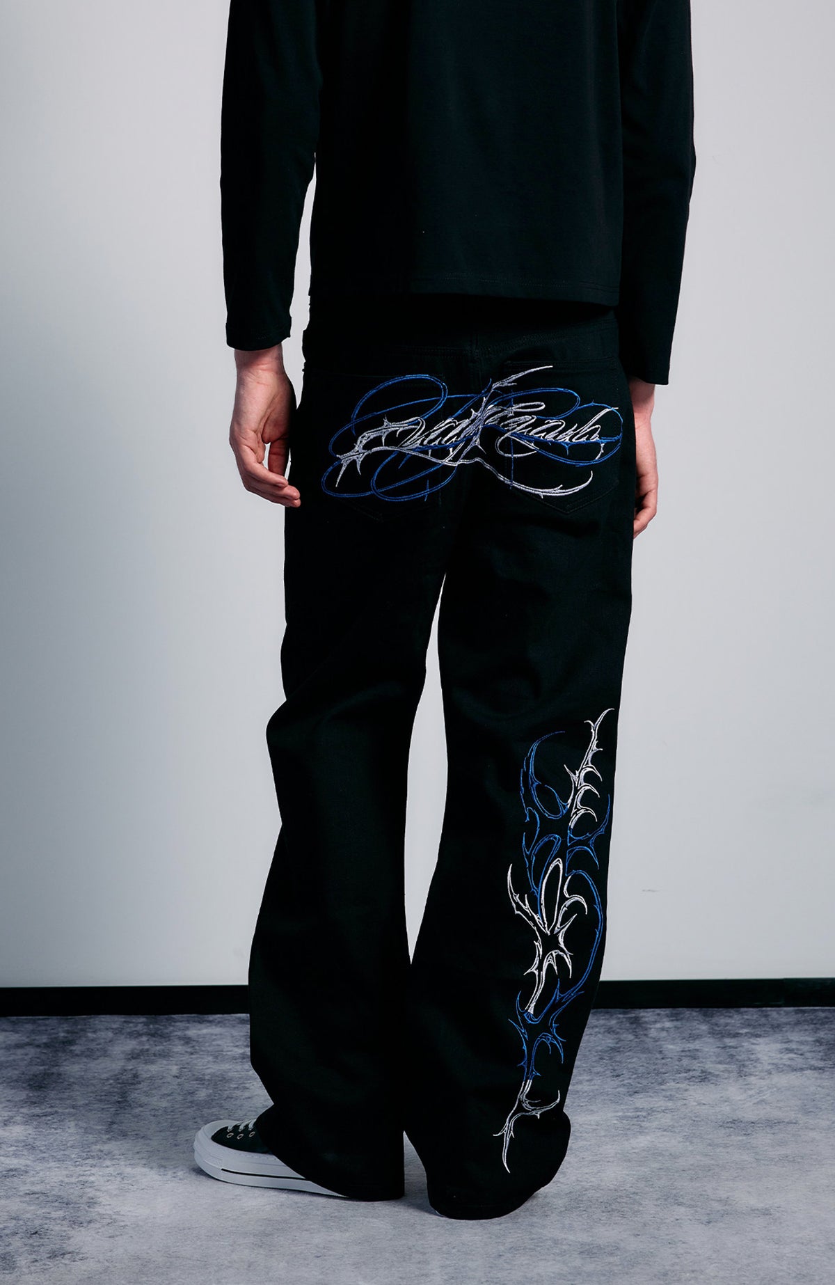 PAIKI Embroidered Thorn Floral Raw Selvedge Straight-Leg Jeans