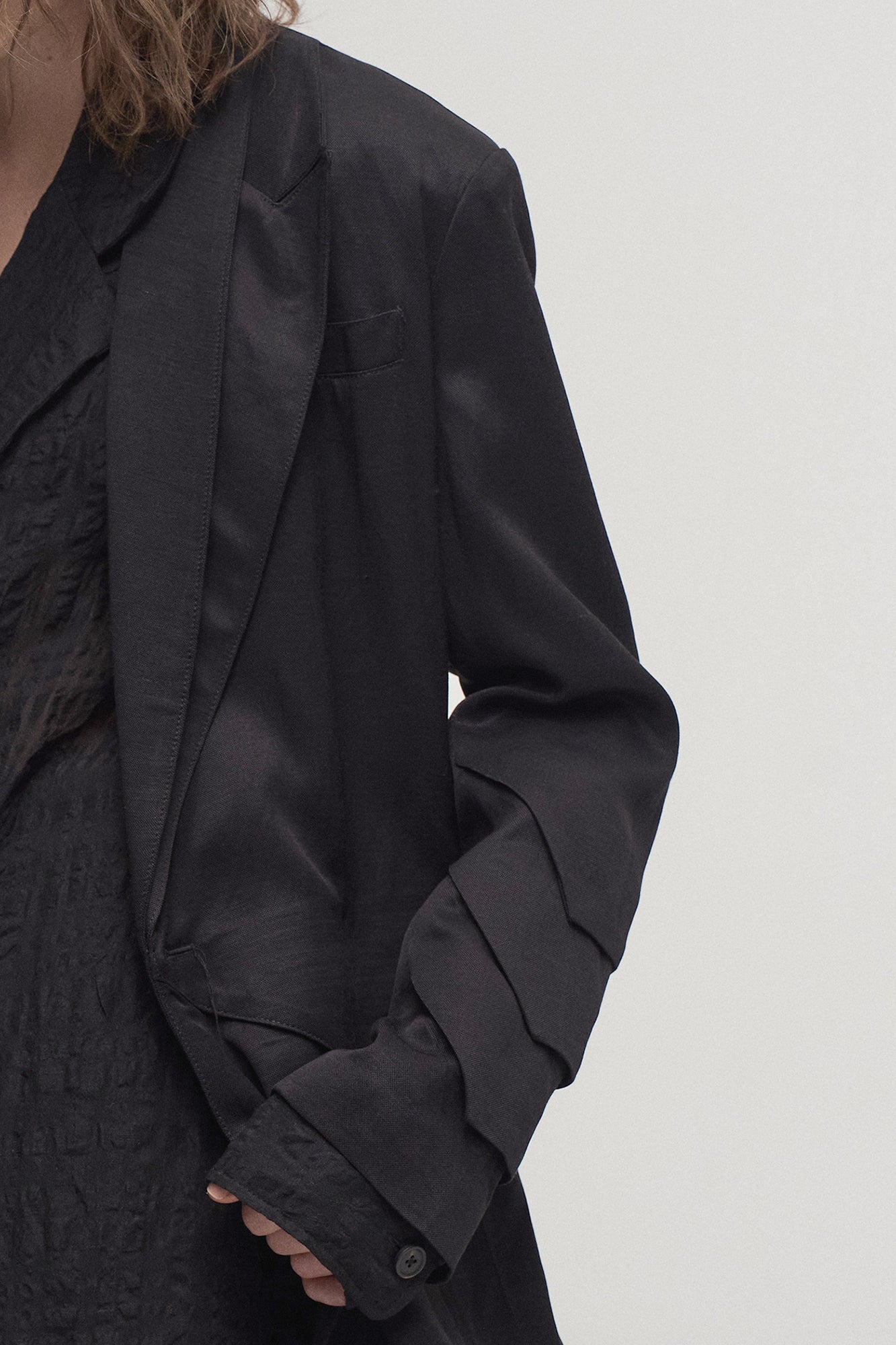 ILNya Nieternite Nifutur Reversible Armor-Sleeve Longline Blazer