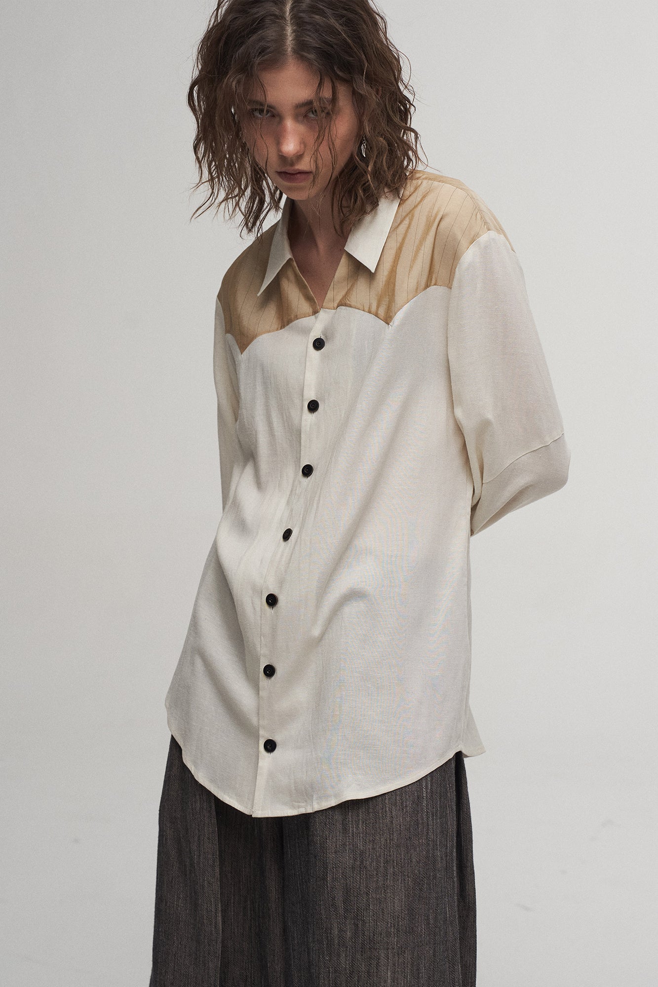ILNya Nieternite Nifutur Pinstriped Contrast Spliced Shirt