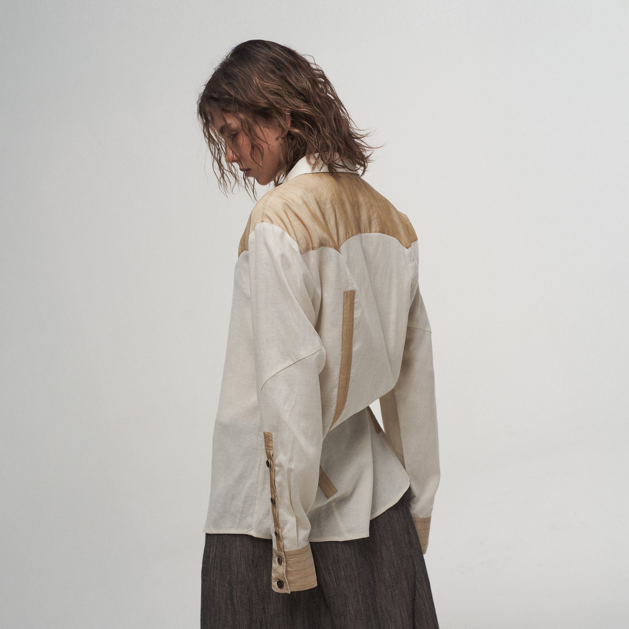 ILNya Nieternite Nifutur Pinstriped Contrast Spliced Shirt