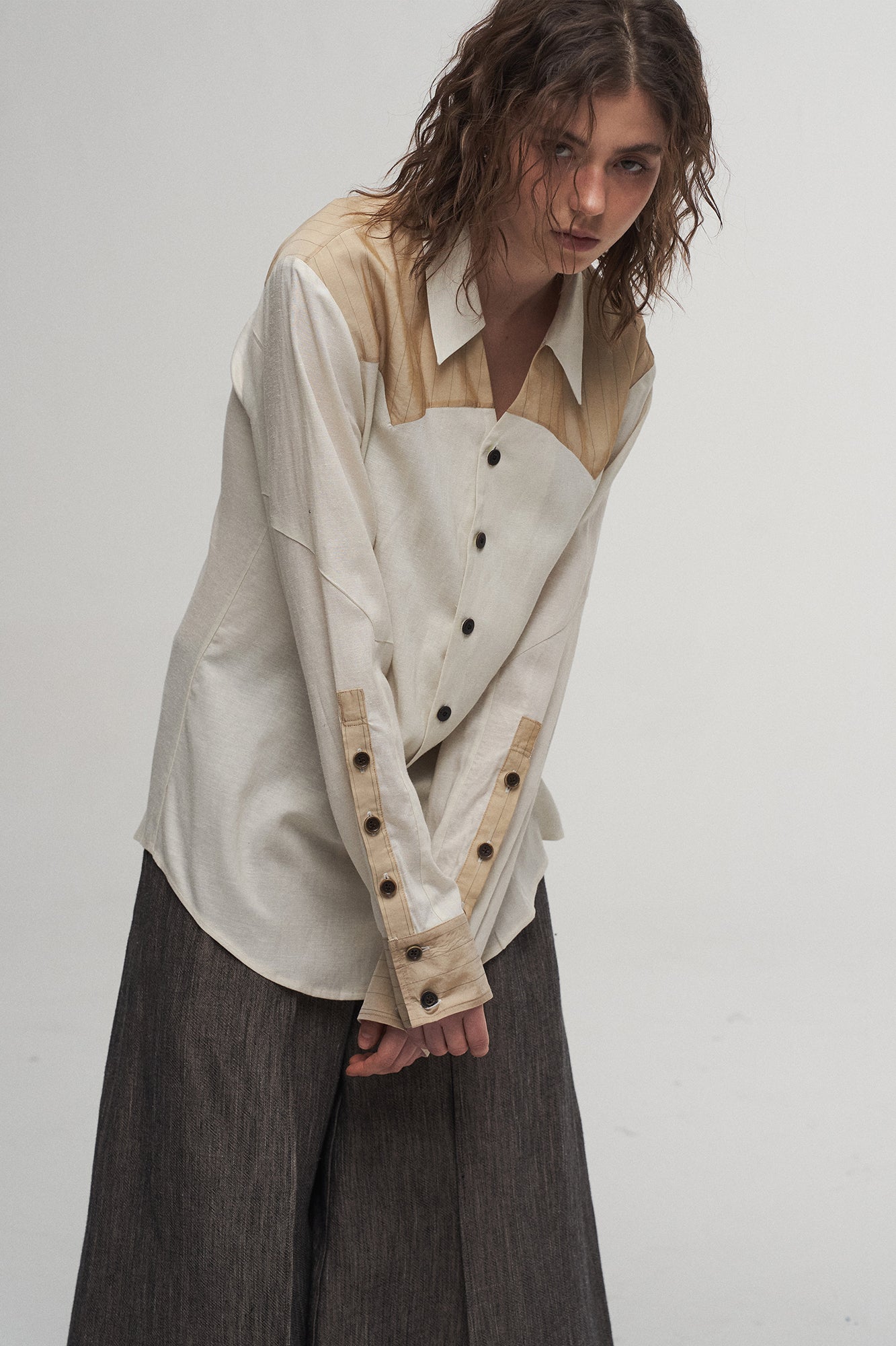 ILNya Nieternite Nifutur Pinstriped Contrast Spliced Shirt