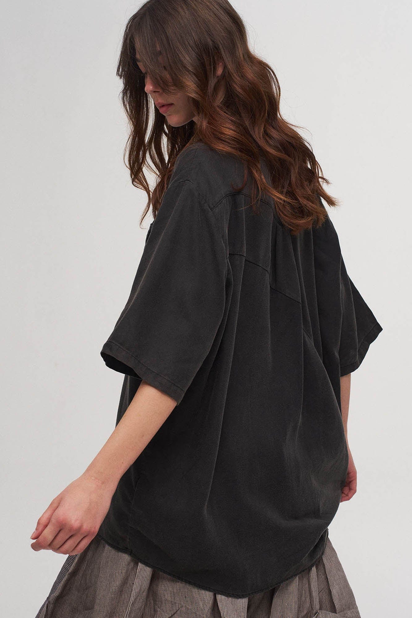 ILNya Nieternite Nifutur Washed Deconstructed Paneled Pleated Shirt