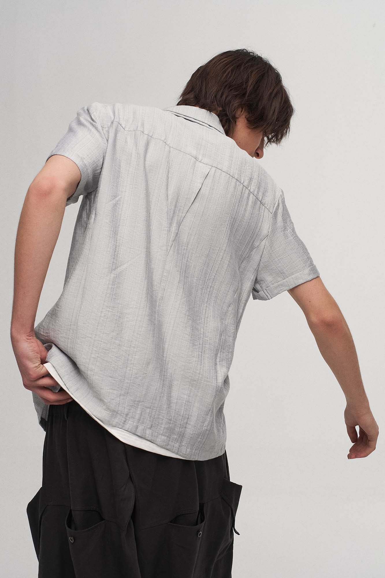ILNya Nieternite Nifutur Stripe Crinkled Spliced Layered Collar T-Shirt Silver