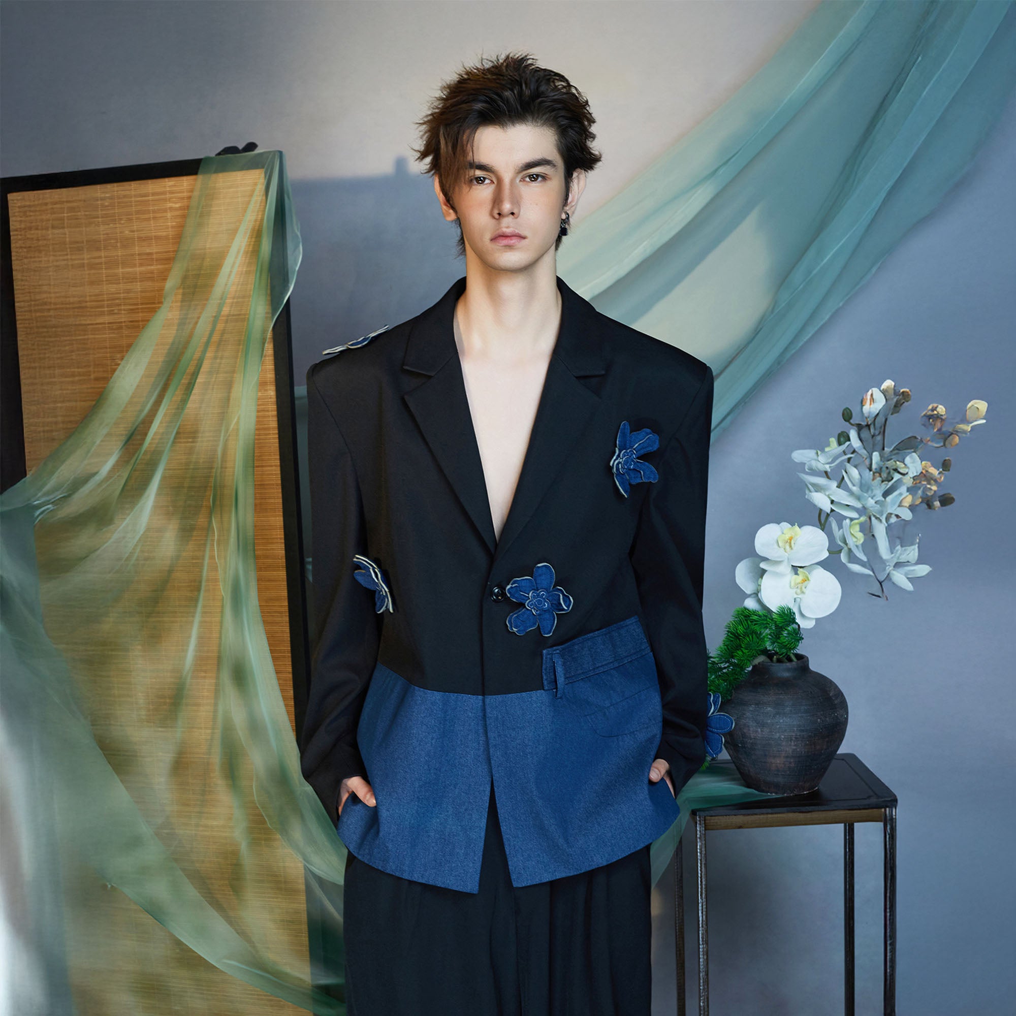 JIECHI Embellished Contrast Flower Blazer
