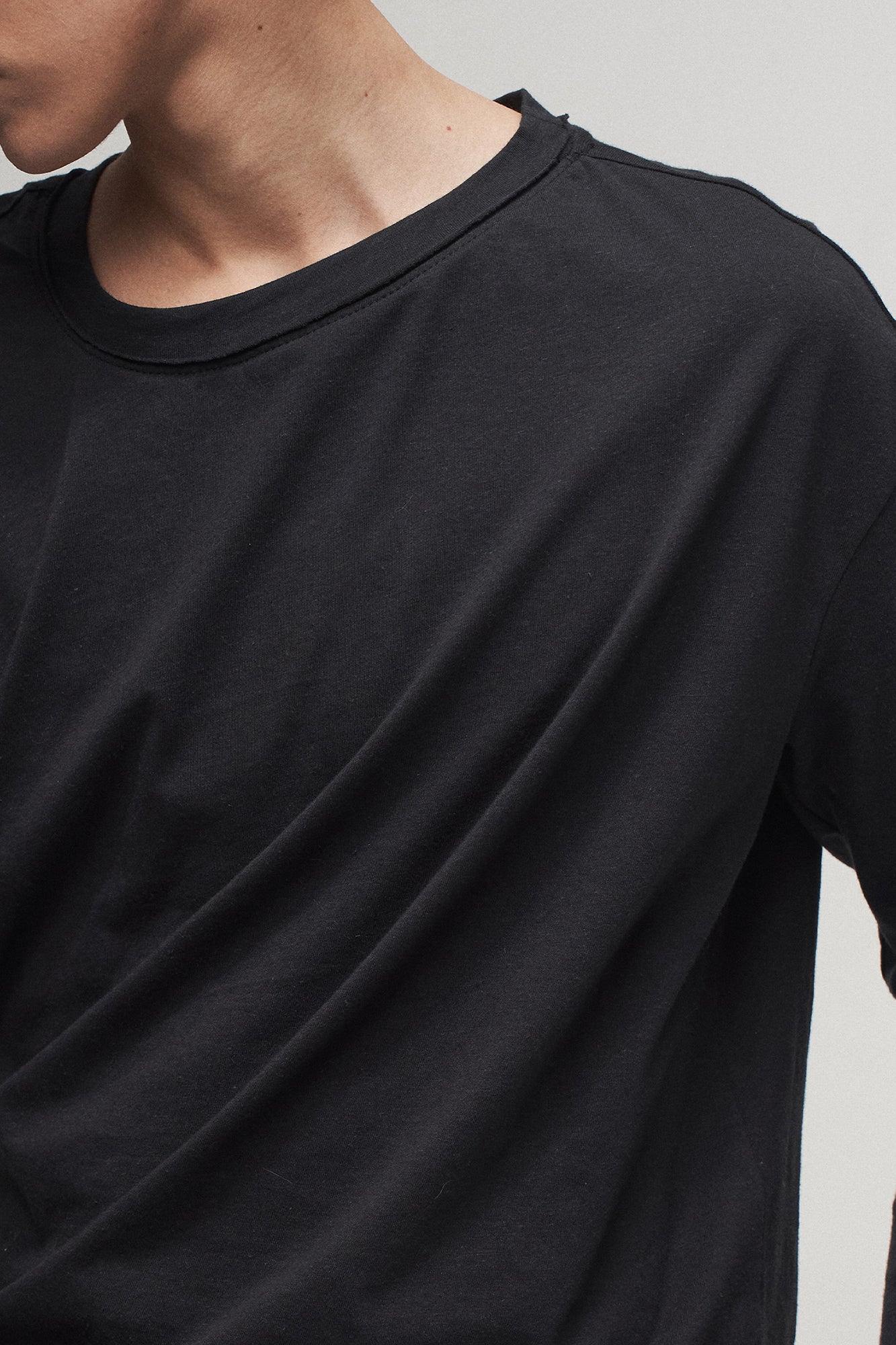 ILNya Nieternite Nifutur Asymmetrical Neckline Drape Long Sleeve Tee
