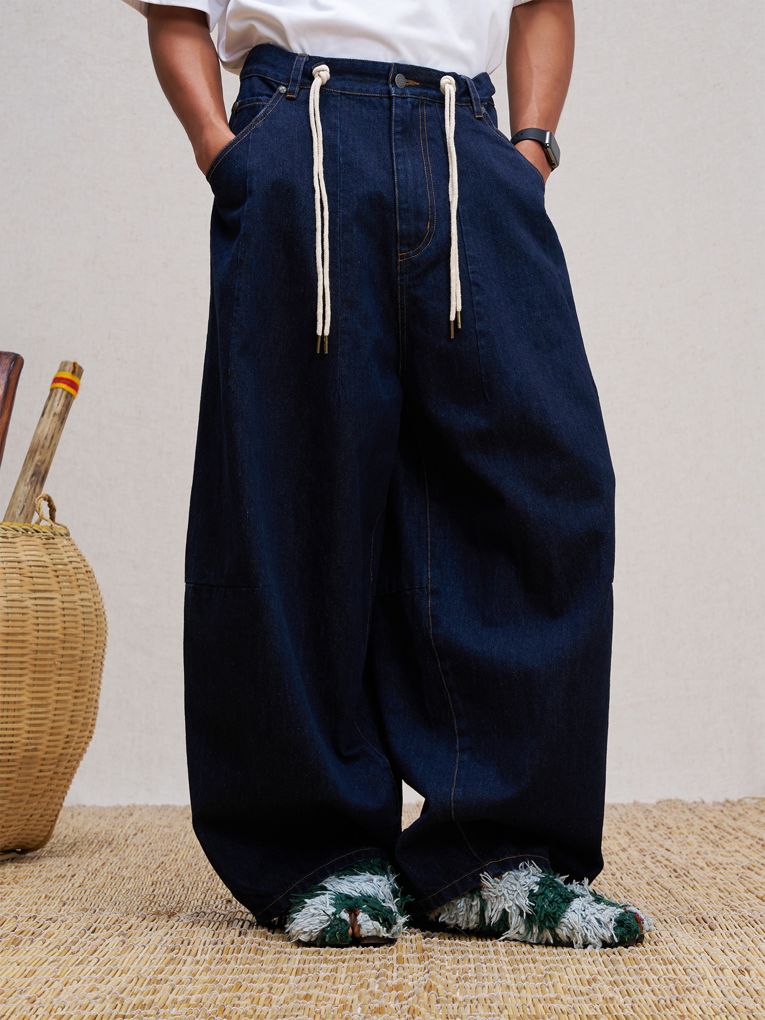 UNLIMITED MOTE Washed Paneled Wide-Leg Jeans