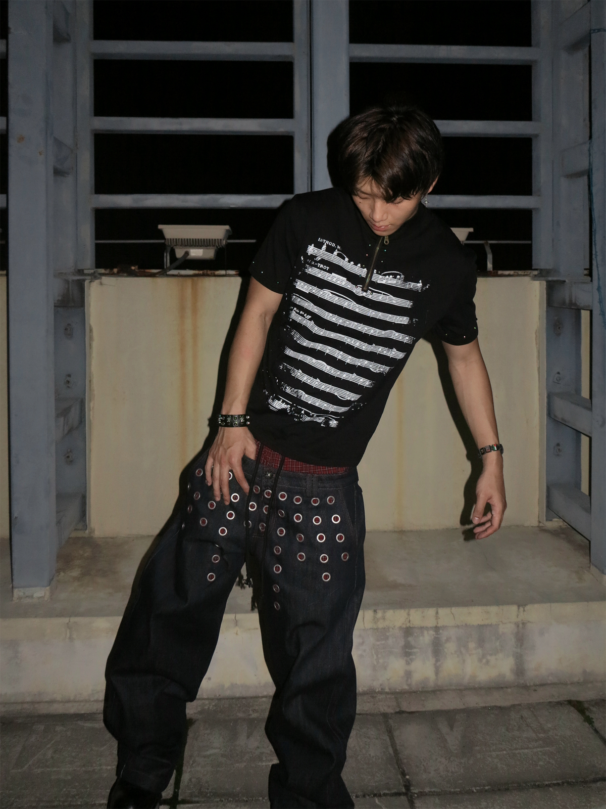 DREAM BAND Punk Note Graphic Stand-Collar Fitted T-Shirt
