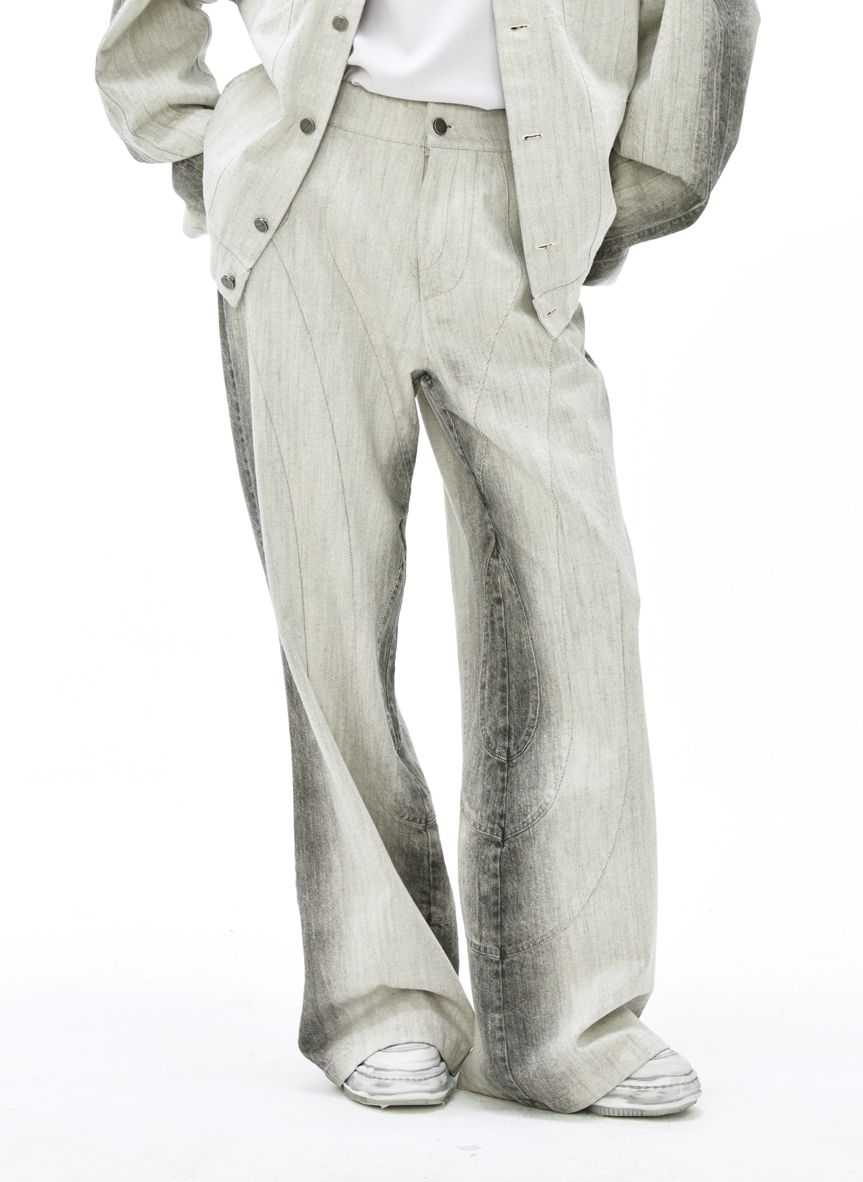 VANN VALRENCE Curved Panel Gradient Washed Flared Jeans