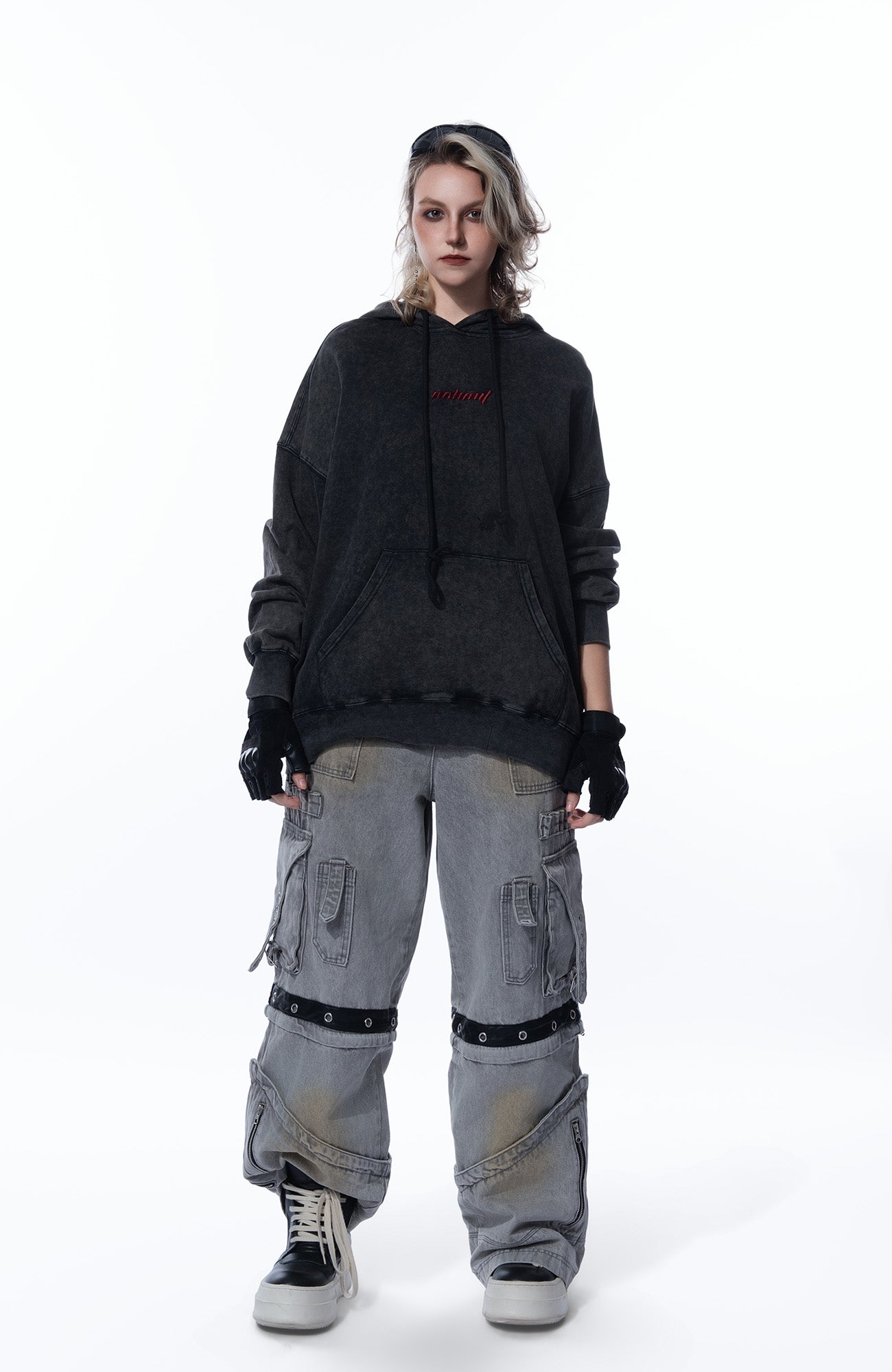 MOGONGSHE Detachable Bleach Washed Utility Cargo Jeans