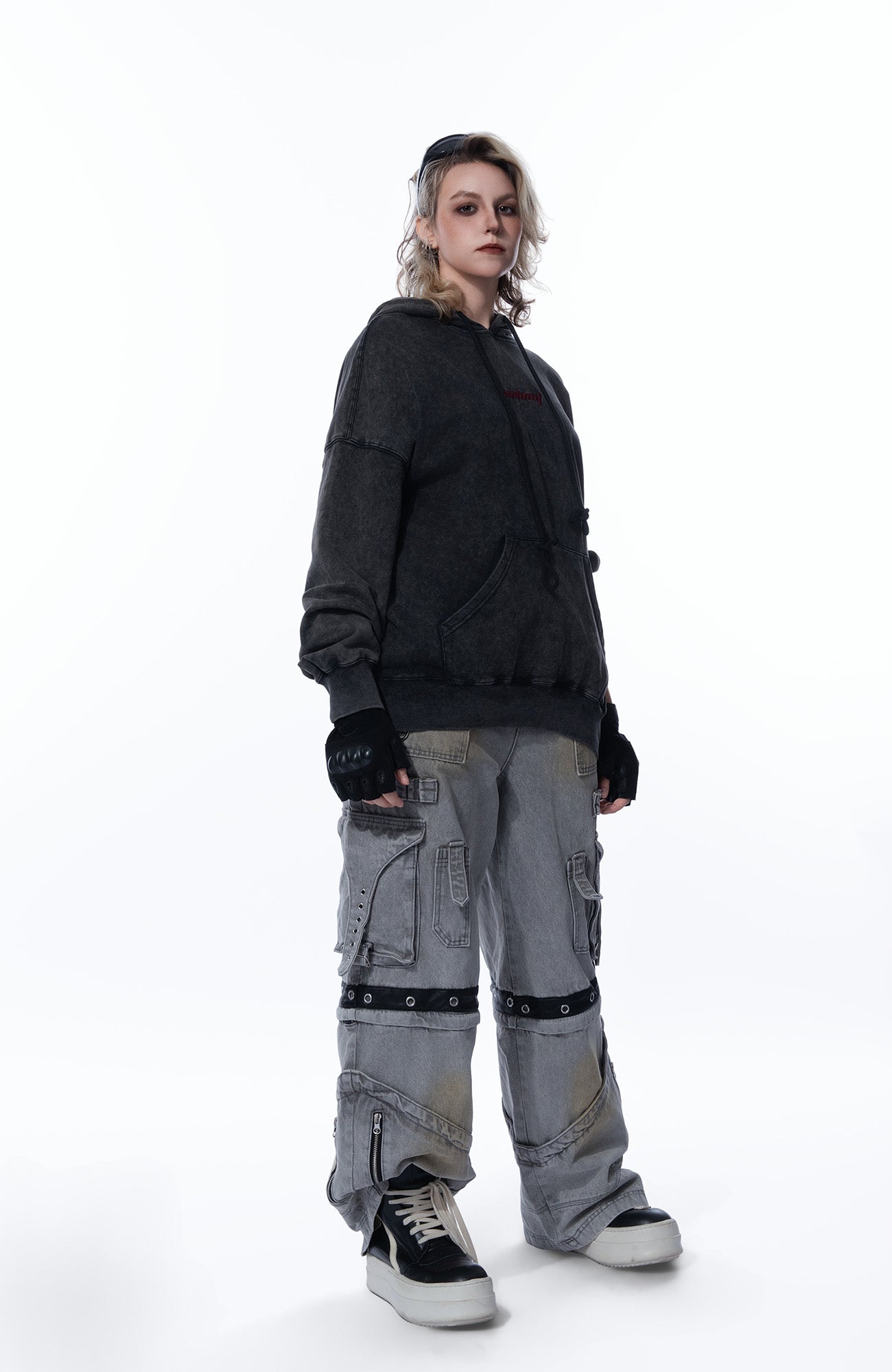 MOGONGSHE Detachable Bleach Washed Utility Cargo Jeans