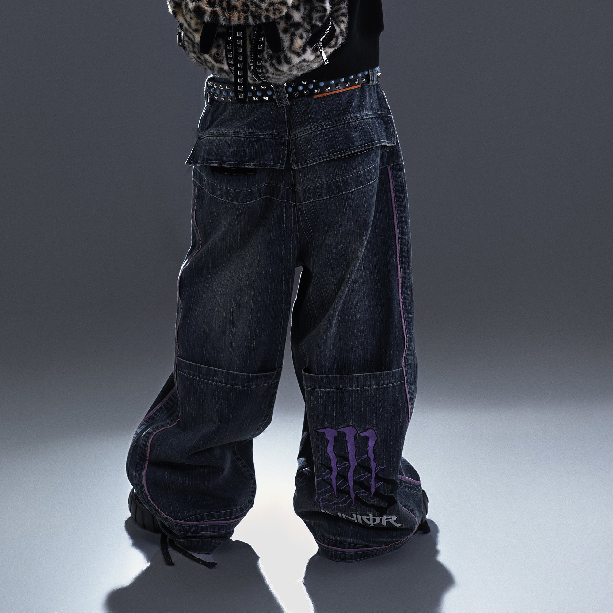 PCCVISION Contrast Stitch Embroidered Washed Jeans