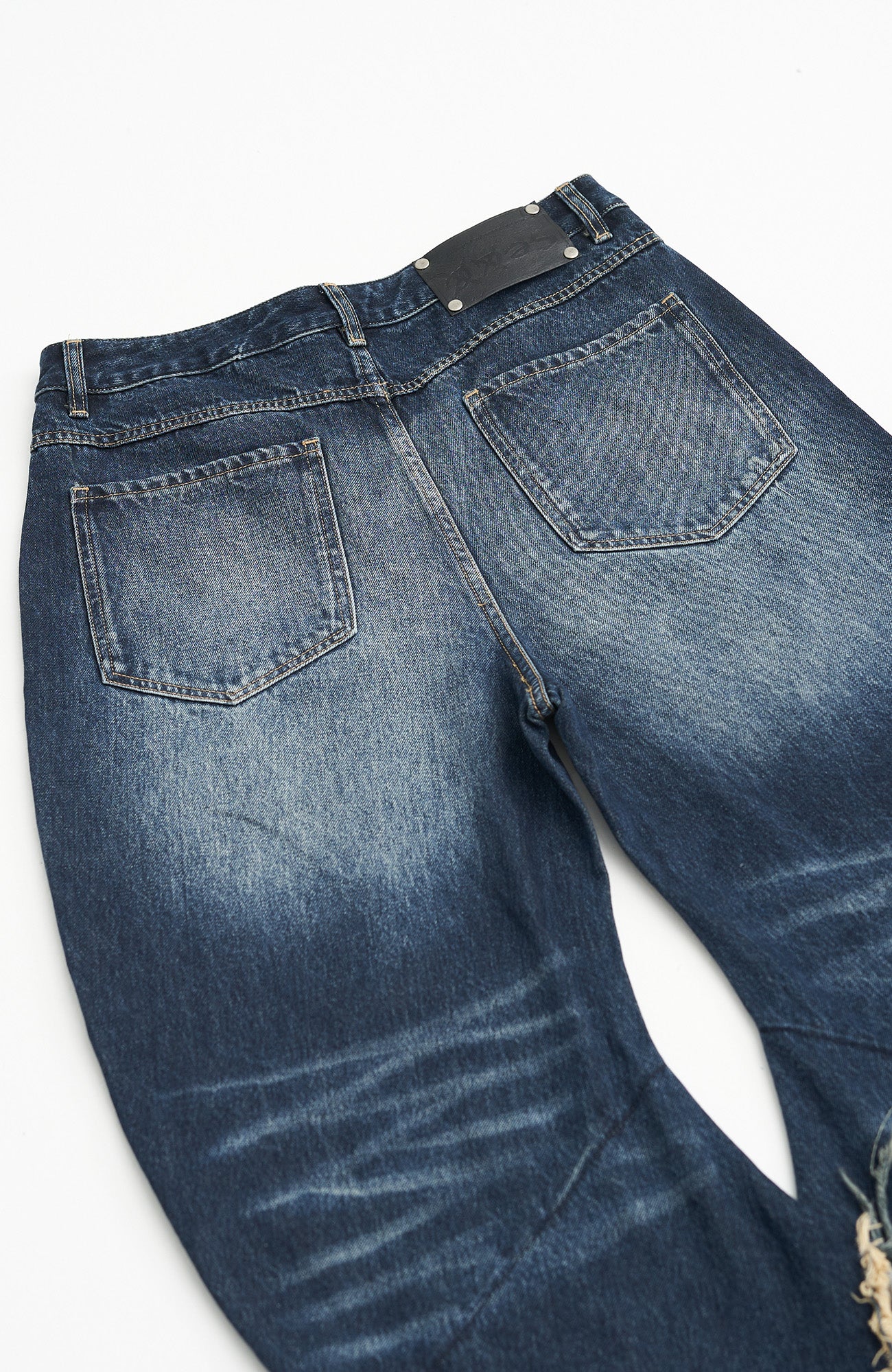 SEXXDEVIL Distressed Claw-Scratch Spliced Washed Curved Jeans