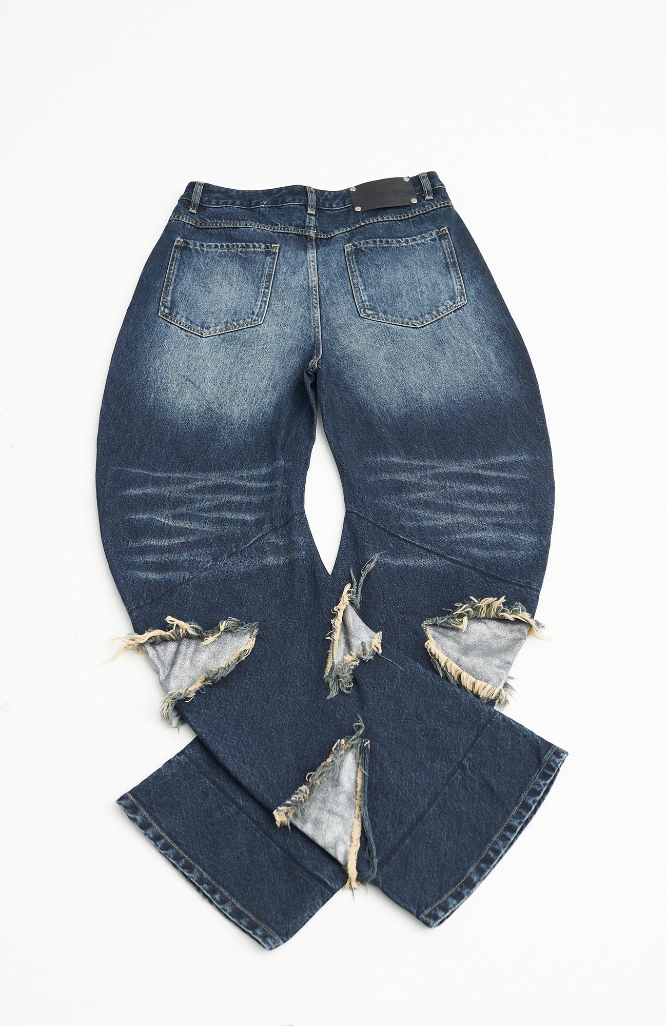 SEXXDEVIL Distressed Claw-Scratch Spliced Washed Curved Jeans