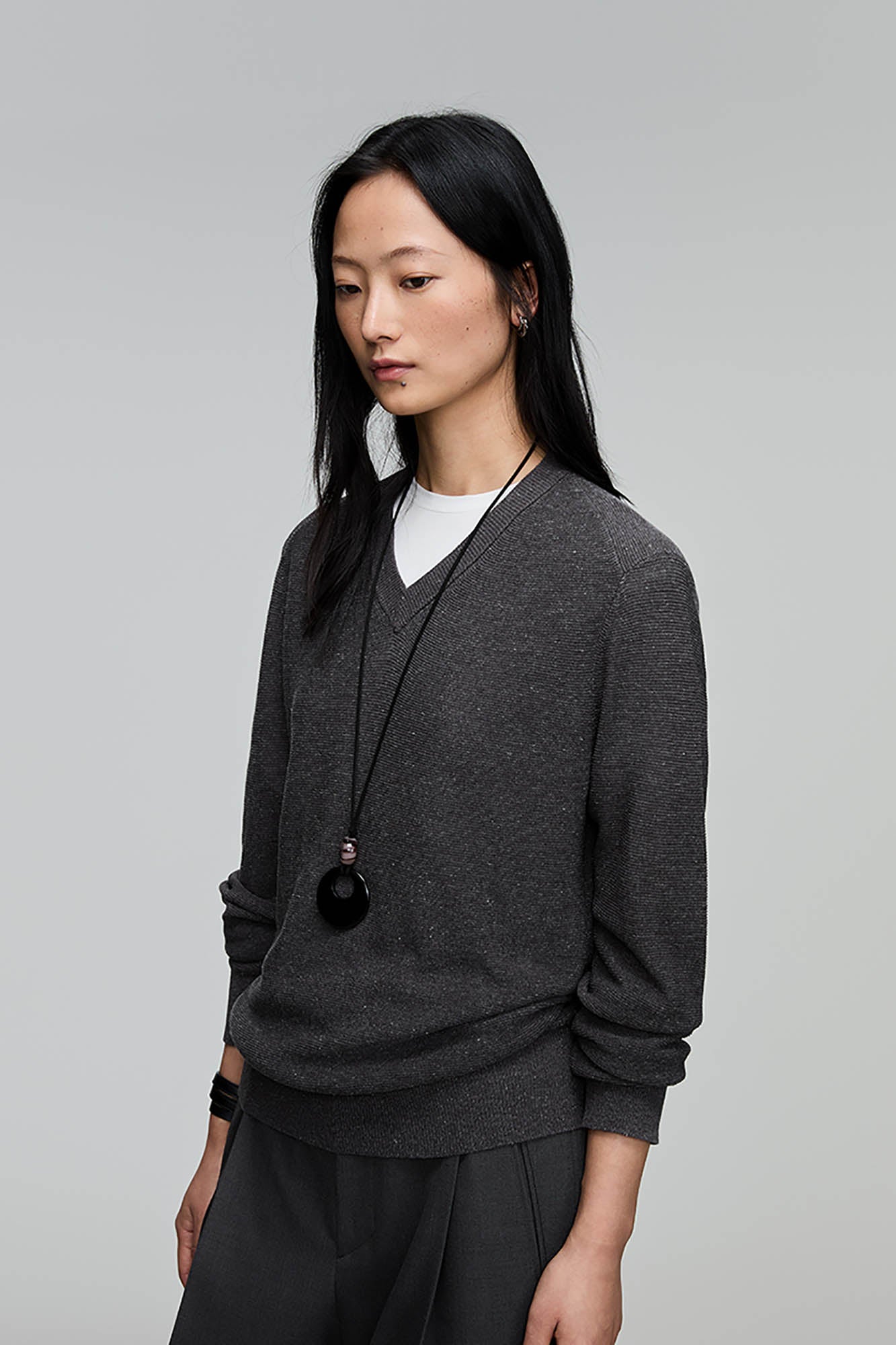 OPICLOTH Essential  V-Neck Sweater