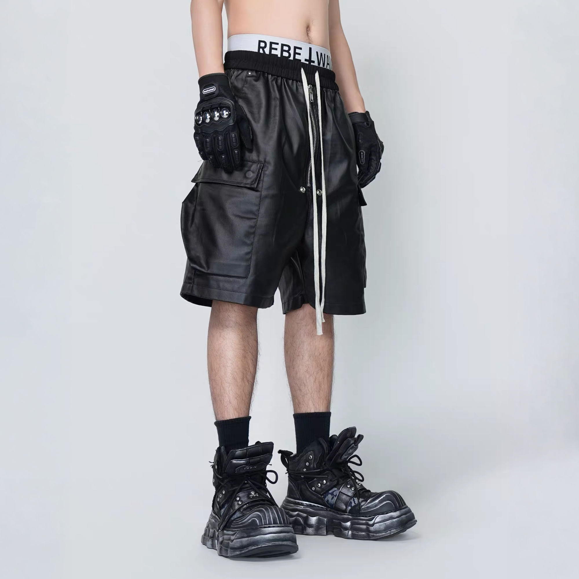 VE2 Wax-Coated Cargo Denim Shorts