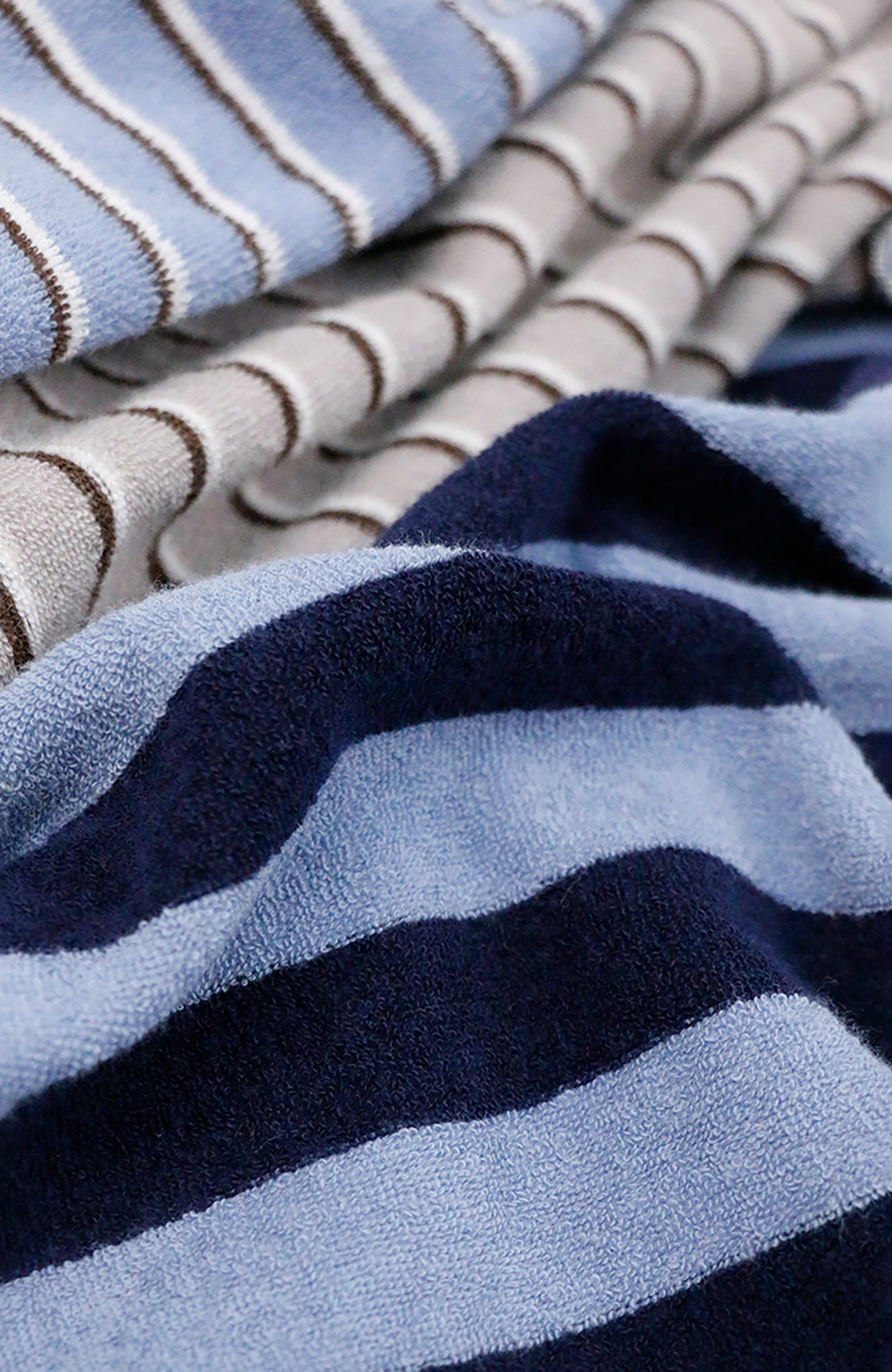 RELABEL Asymmetrical Striped Spliced Polo Long-Sleeve Tee