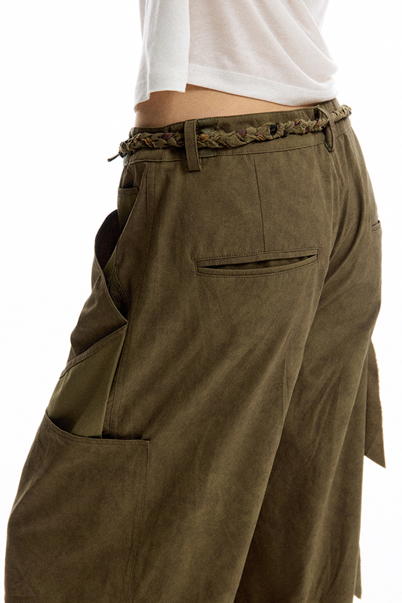 CONPCONP Pocket Pleated Curved Wide-Leg Cargo Pants