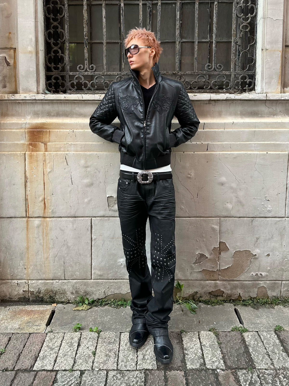 SAXGENWON Studded Washed Pleated Slim Jeans