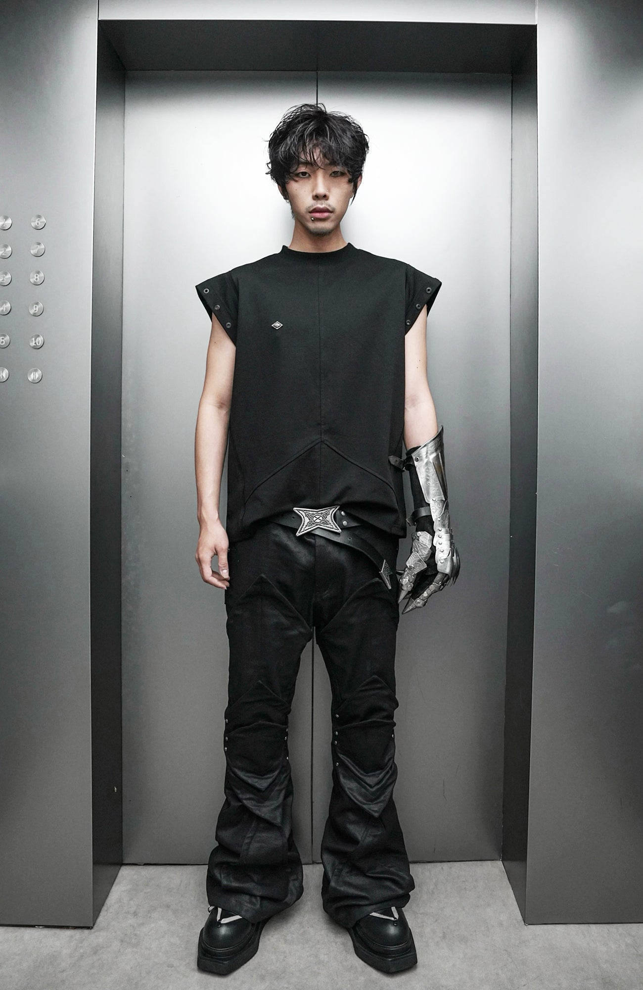 SSIN7 Shapeable Armored Waxed Flared Jeans