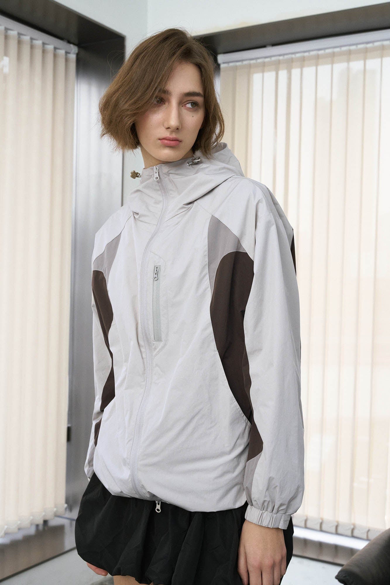 ENSHADOWER Spliced Contrasted Drawstring Windbreaker