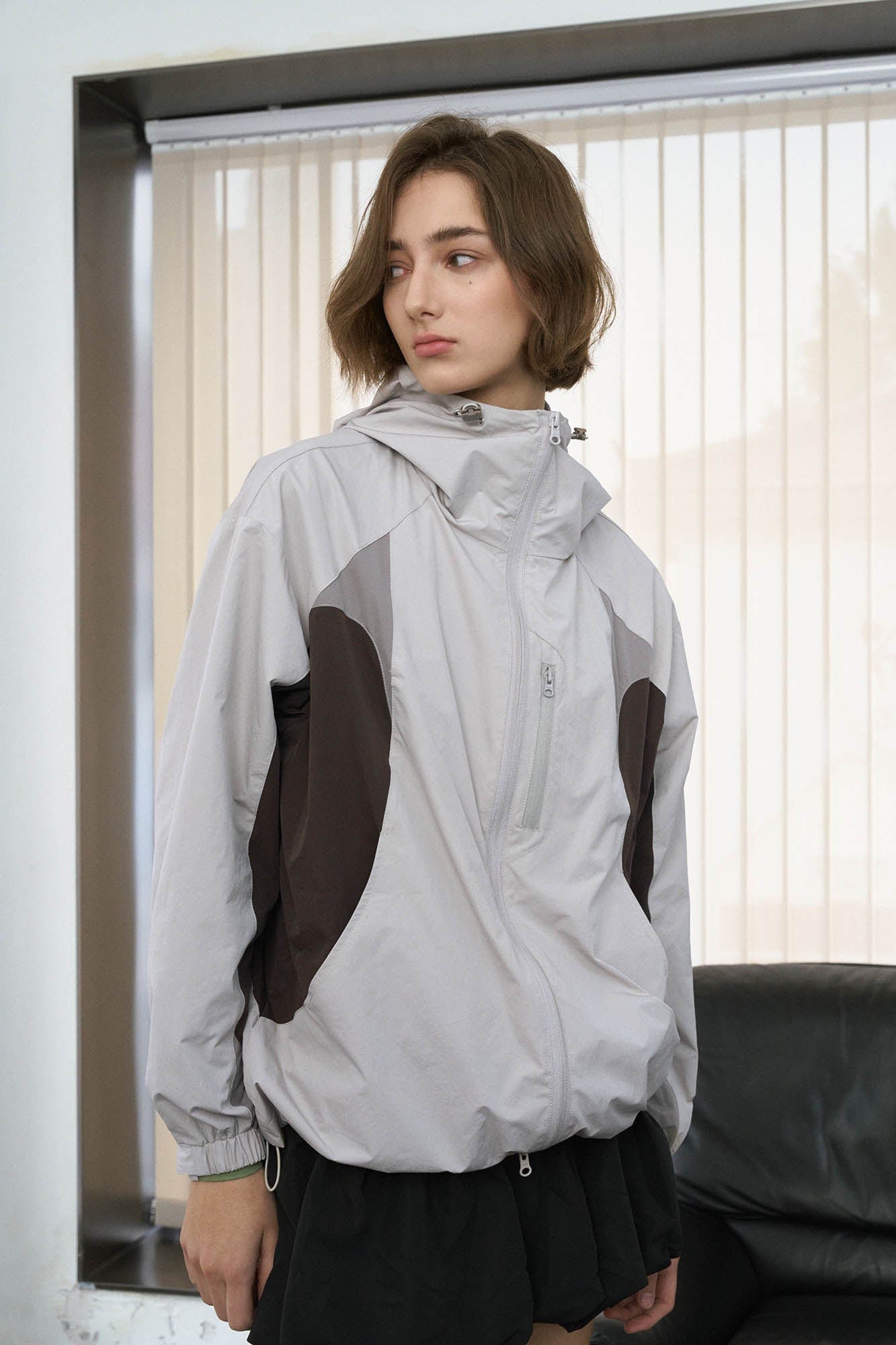 ENSHADOWER Spliced Contrasted Drawstring Windbreaker