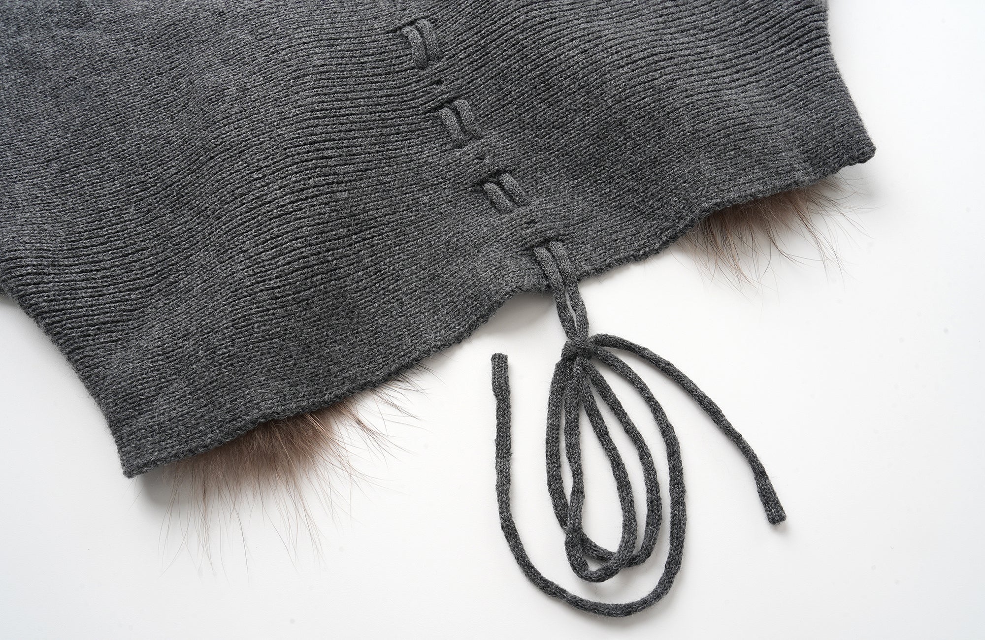 CLP Faux-Fur Trim Cable-Knit Cropped Cardigan