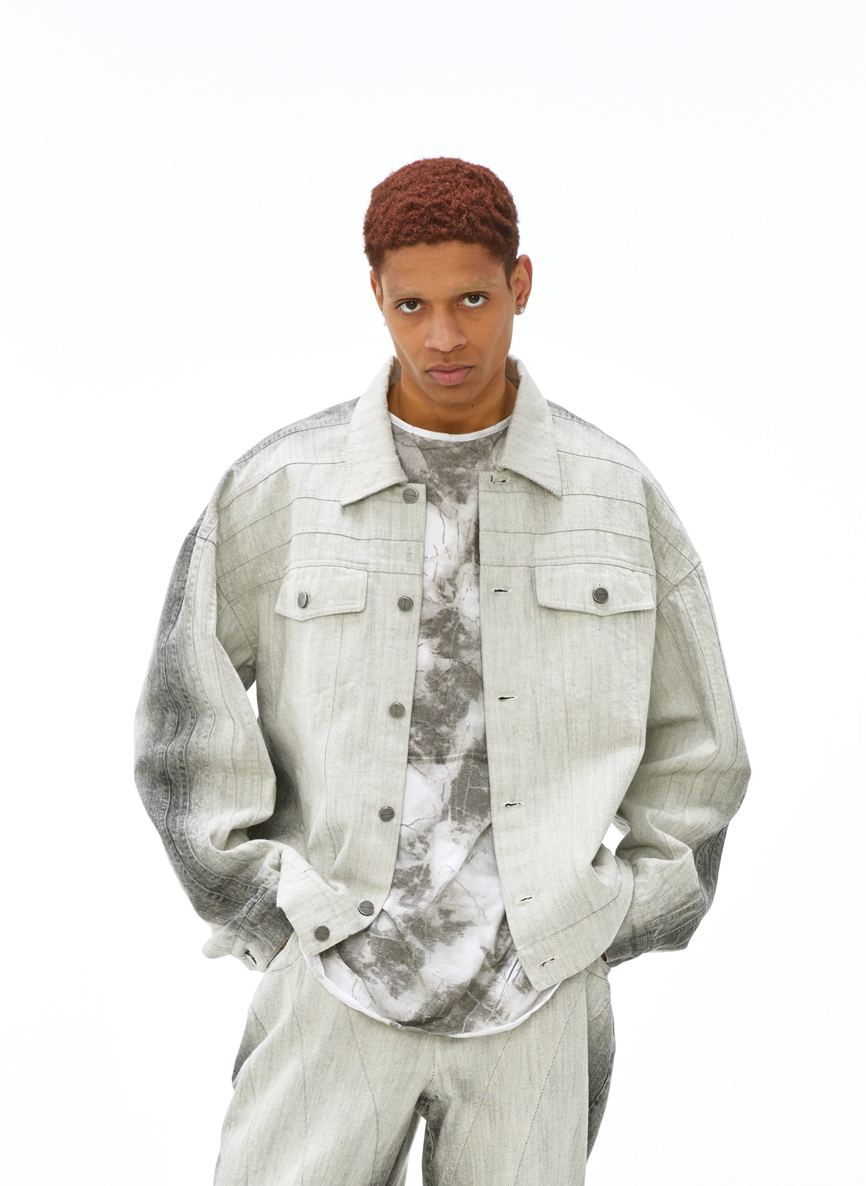 VANN VALRENCE Structured Panel Gradient Sleeve Washed Denim Jacket