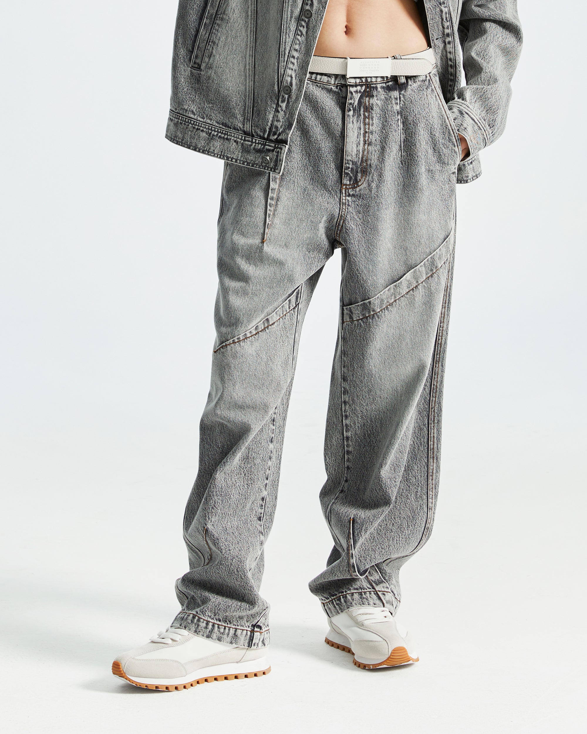 ORGANIC EMOTION Deconstructed Washed Jeans