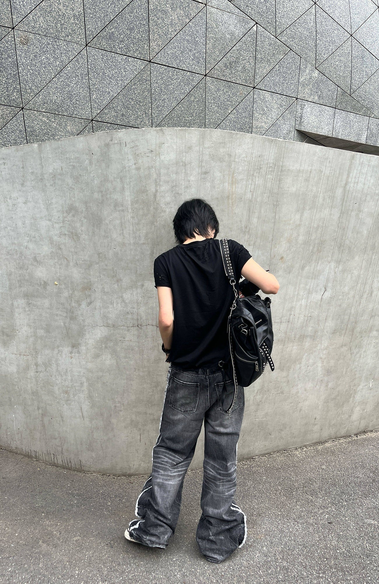 REBEL WAVE Faded Wash Raw Edge Jeans