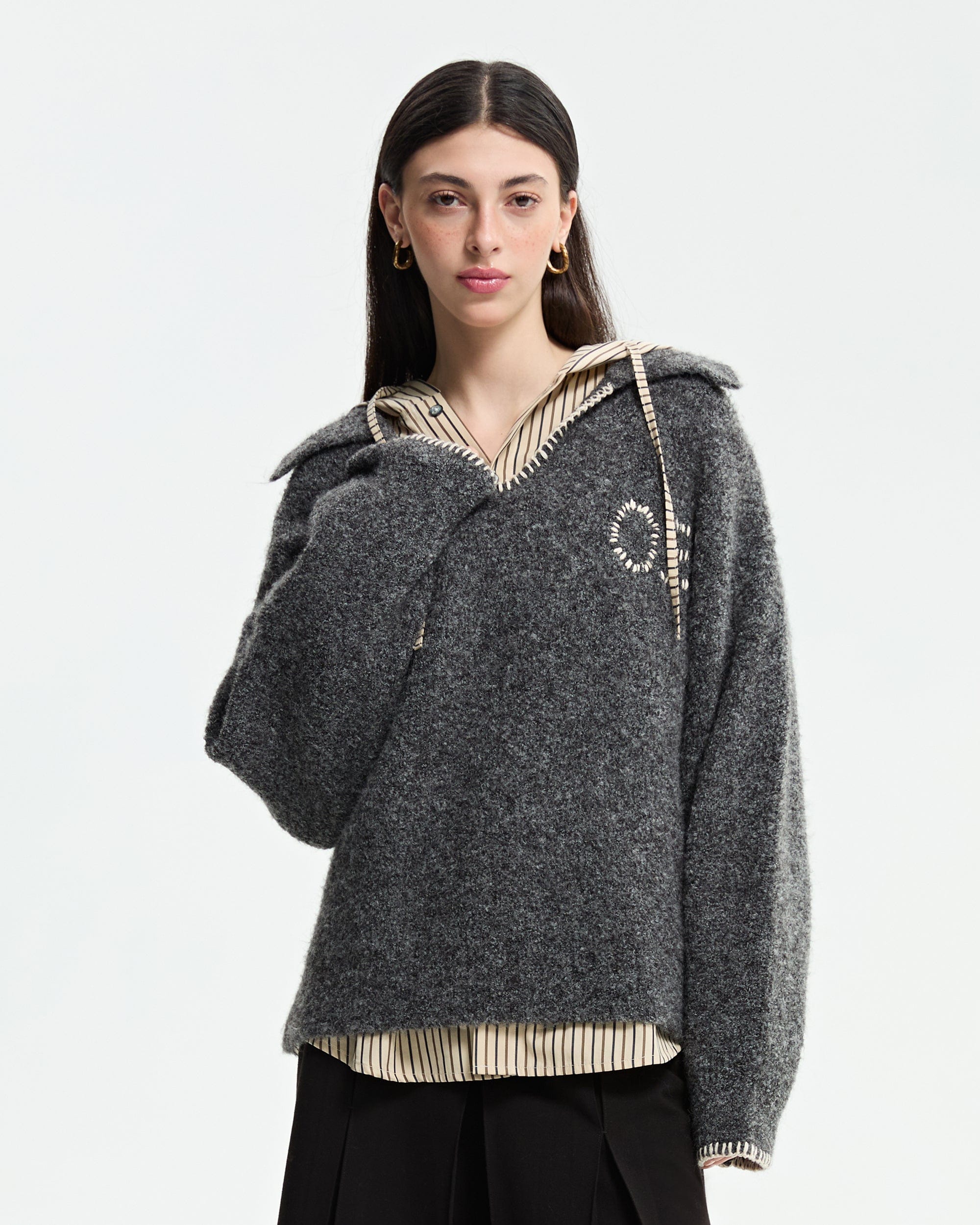 ORGANIC EMOTION Stitches V-neck Oversized Sweater